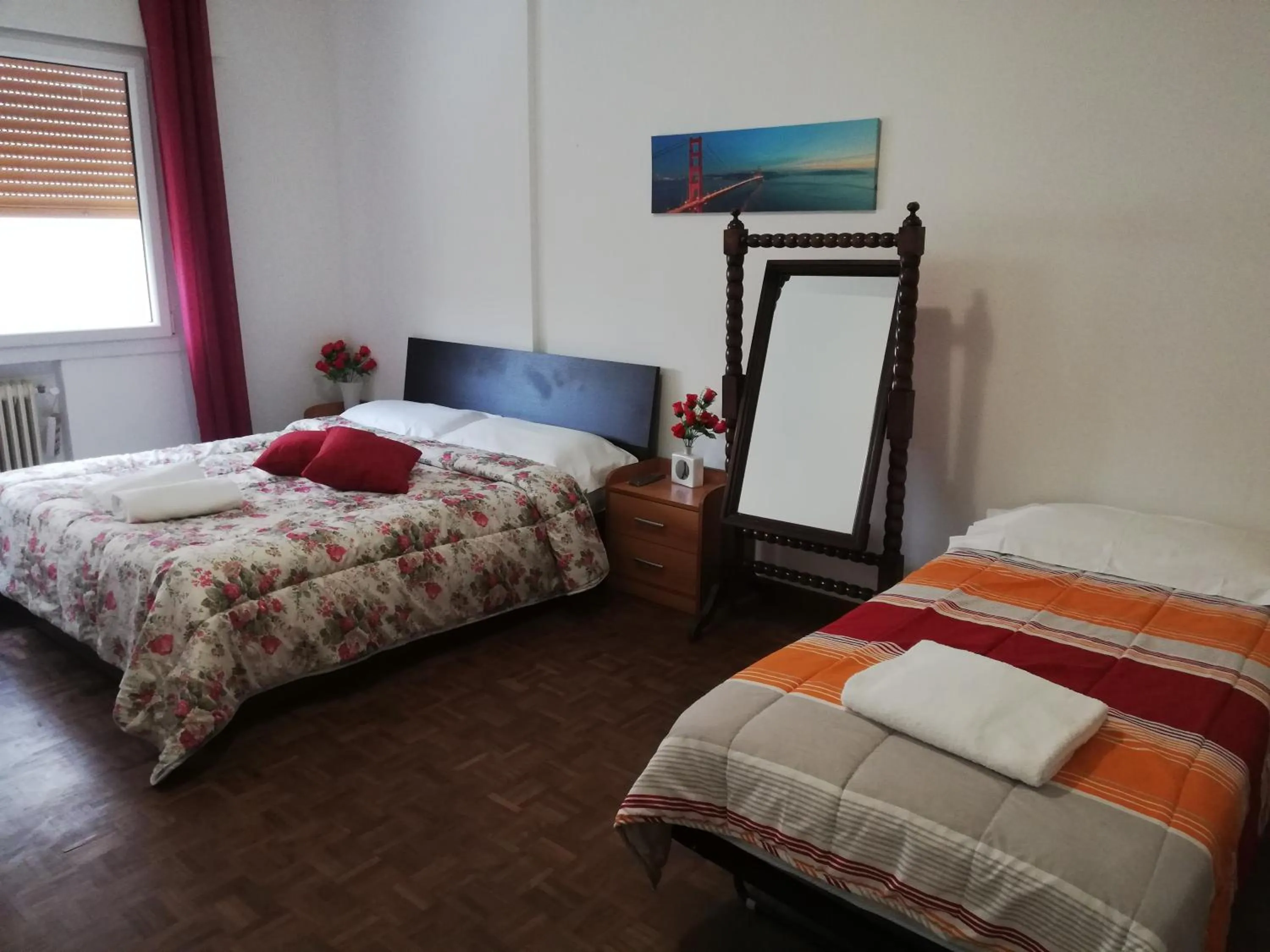Photo of the whole room, Bed in Venice Holiday