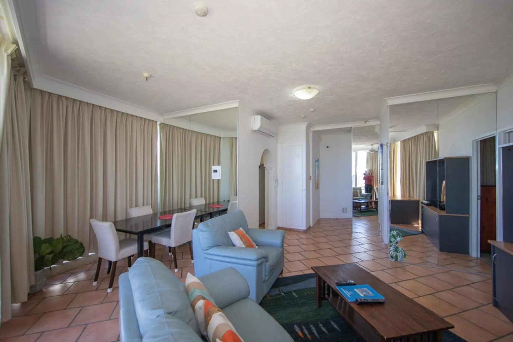Living room in Beachside Tower Apartments