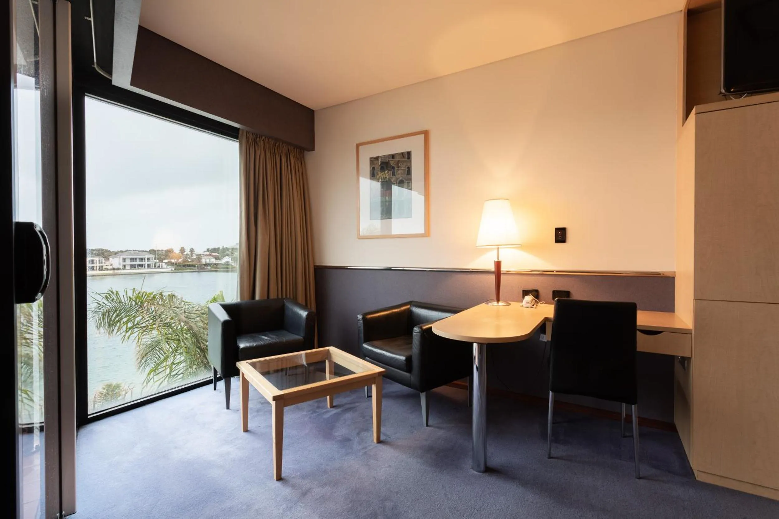 Seating area in Lakes Hotel