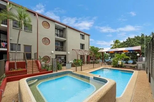 Waters Edge The Strand