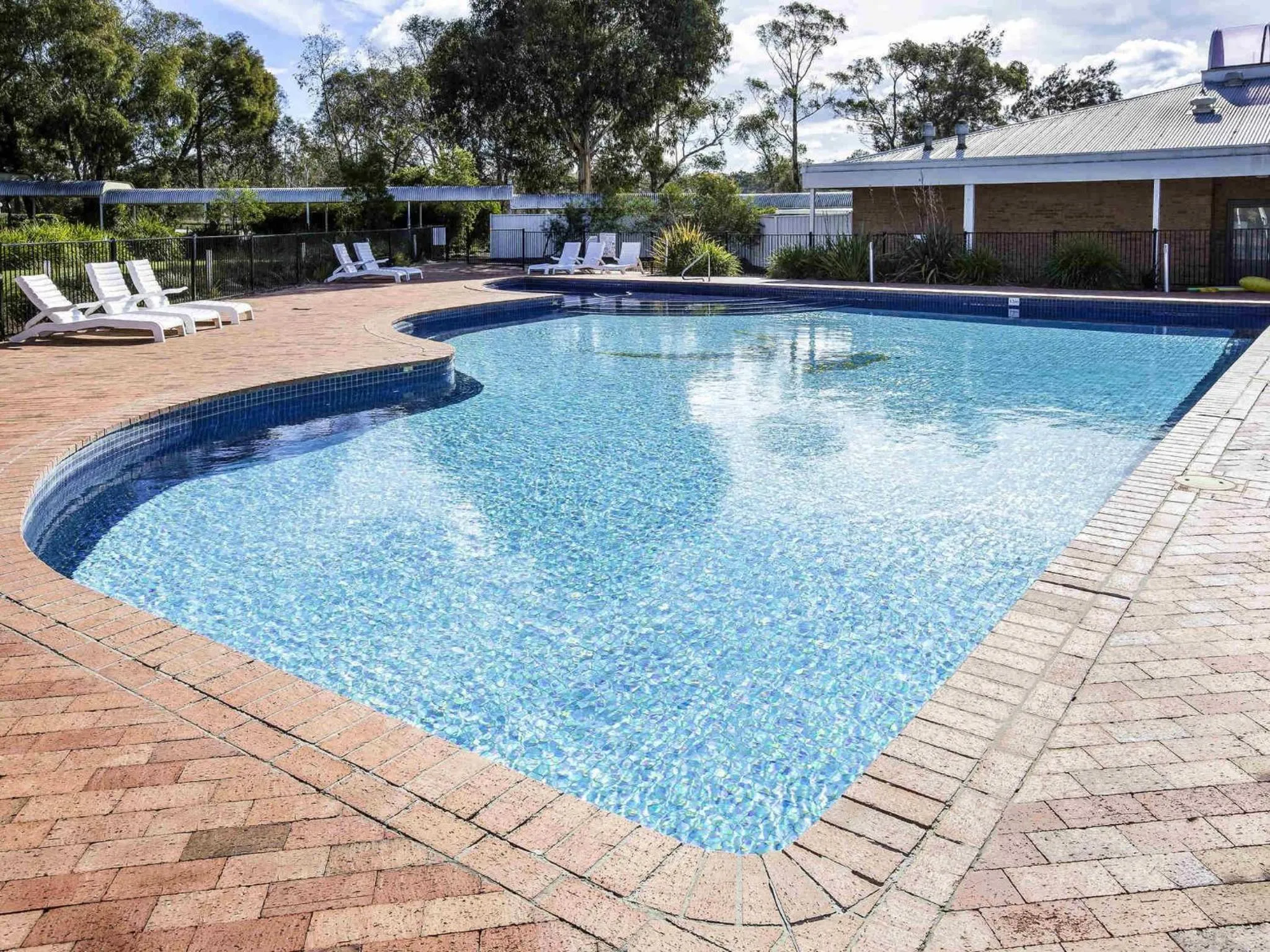 Property building in ibis Styles Canberra Eagle Hawk