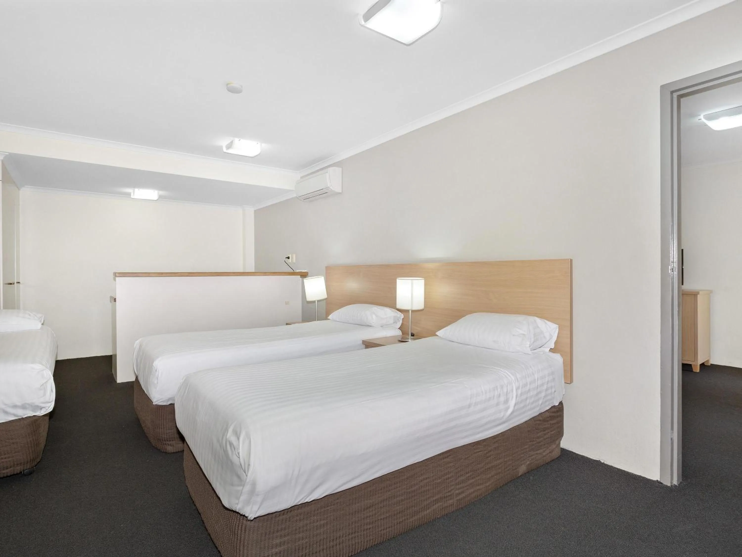 Bedroom, Bed in ibis Styles Canberra Eagle Hawk
