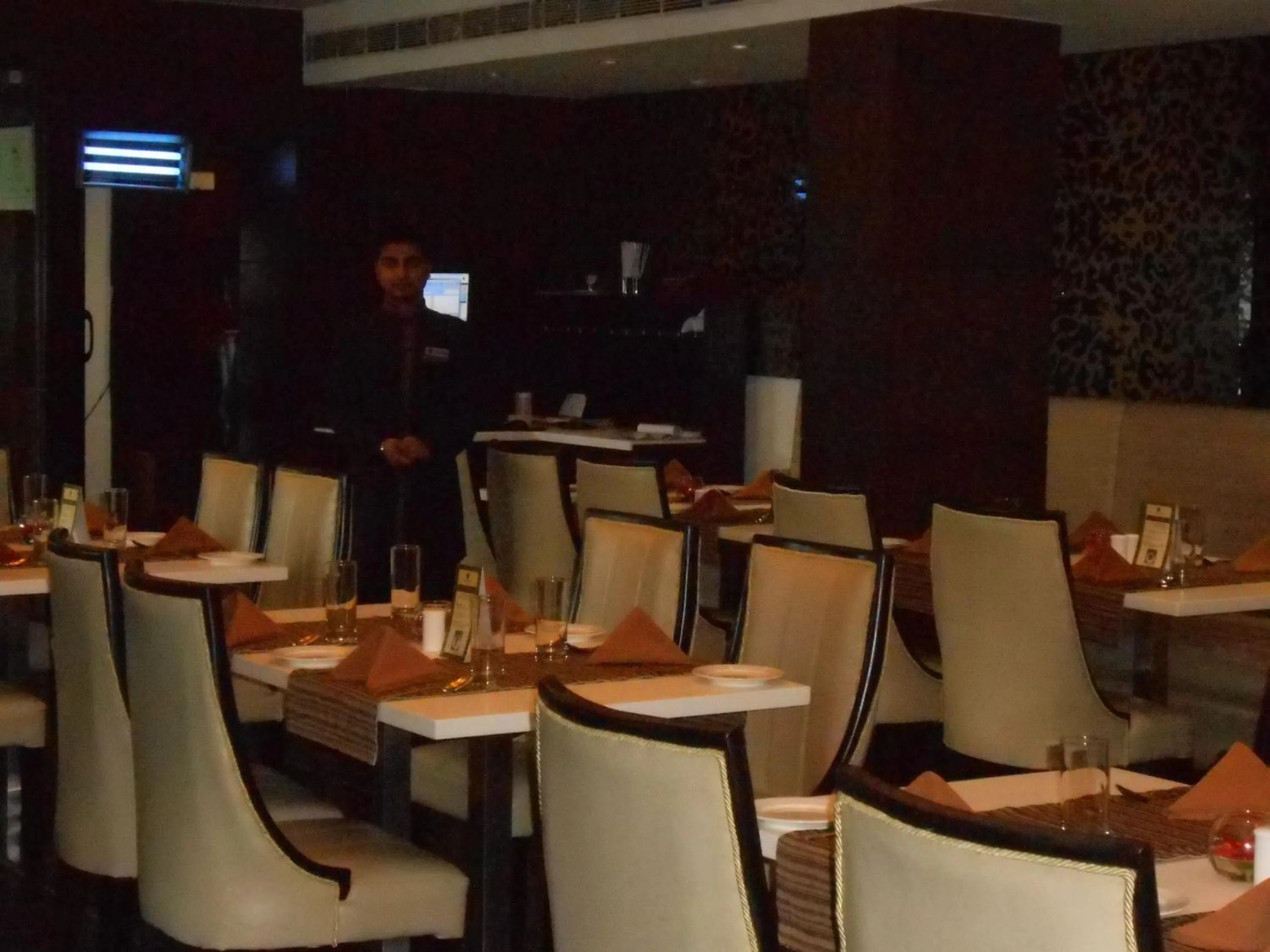 Restaurant/places to eat in Siamton Inn- A Cygnett Collection