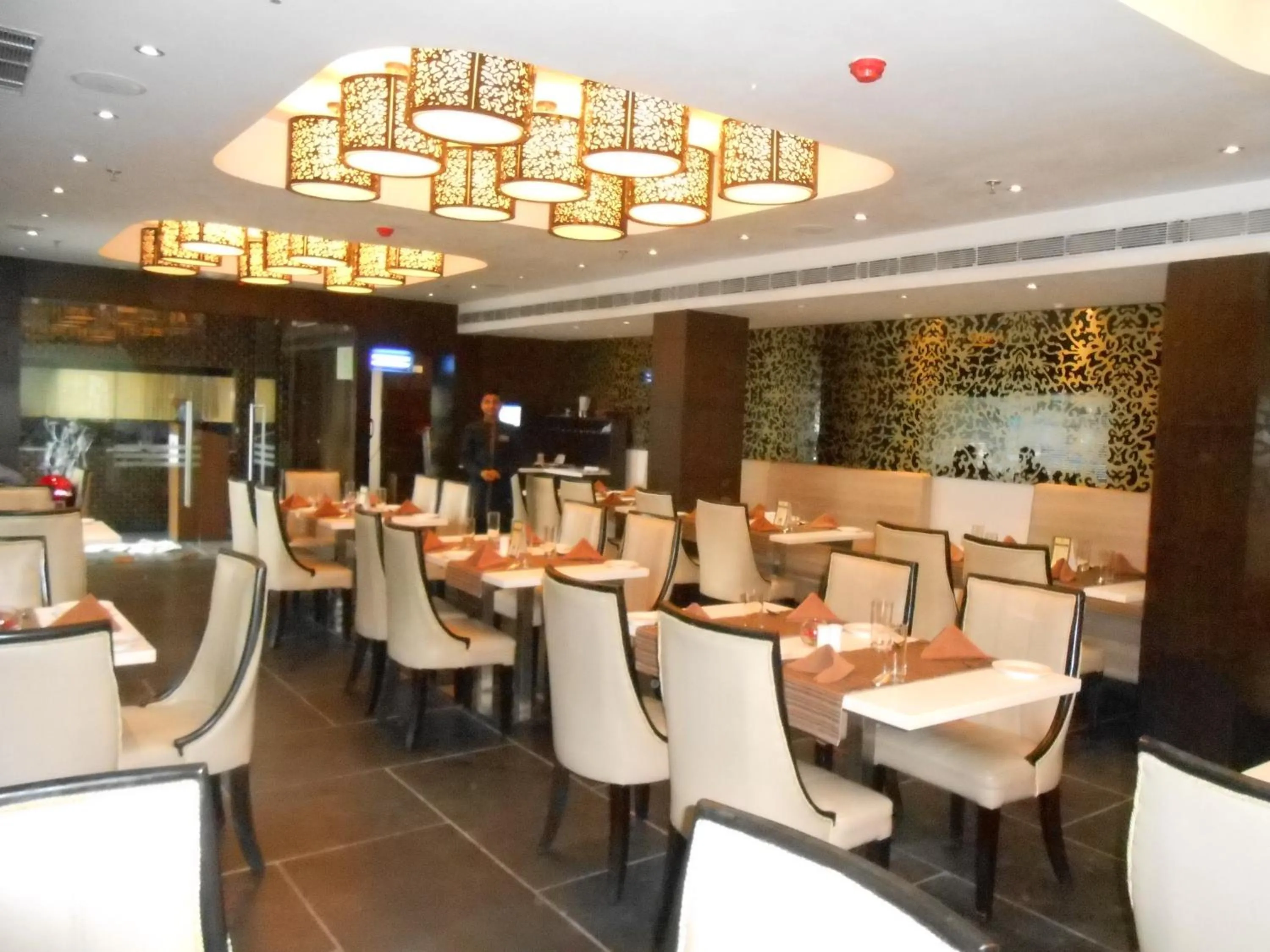 Restaurant/places to eat in Siamton Inn- A Cygnett Collection