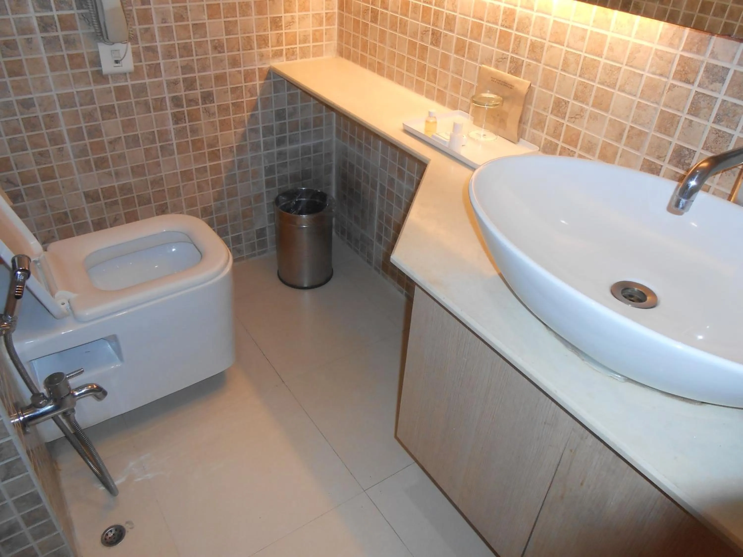 Bathroom in Siamton Inn- A Cygnett Collection