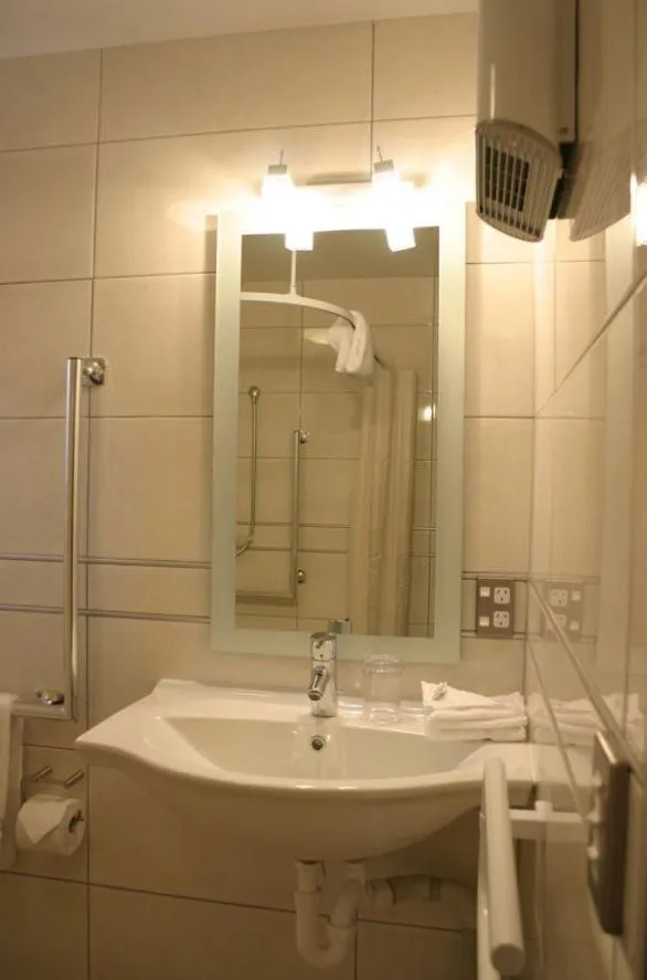 Toilet in Athena Motel