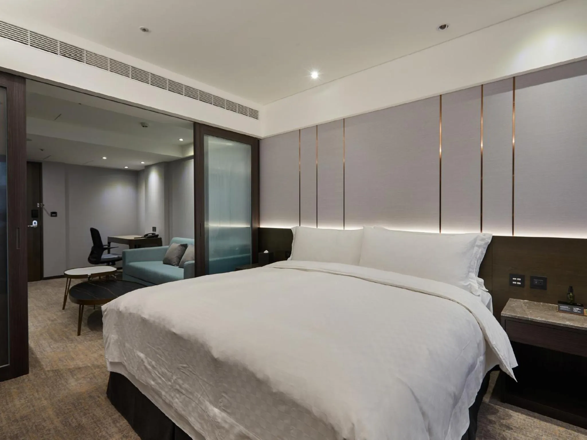 Bed in The Tango Hotel Taipei Linsen