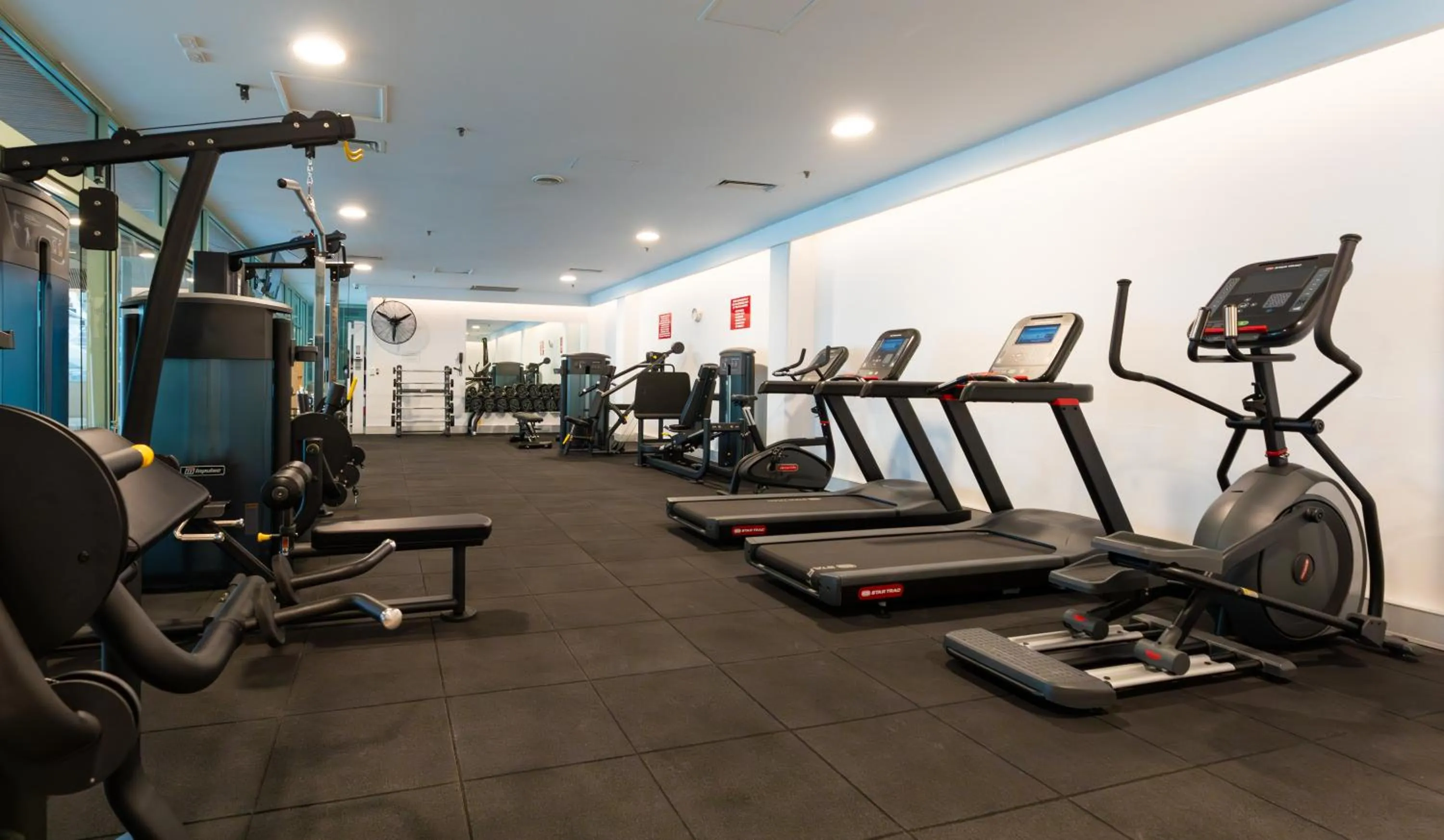 Fitness centre/facilities in Rydges Canberra