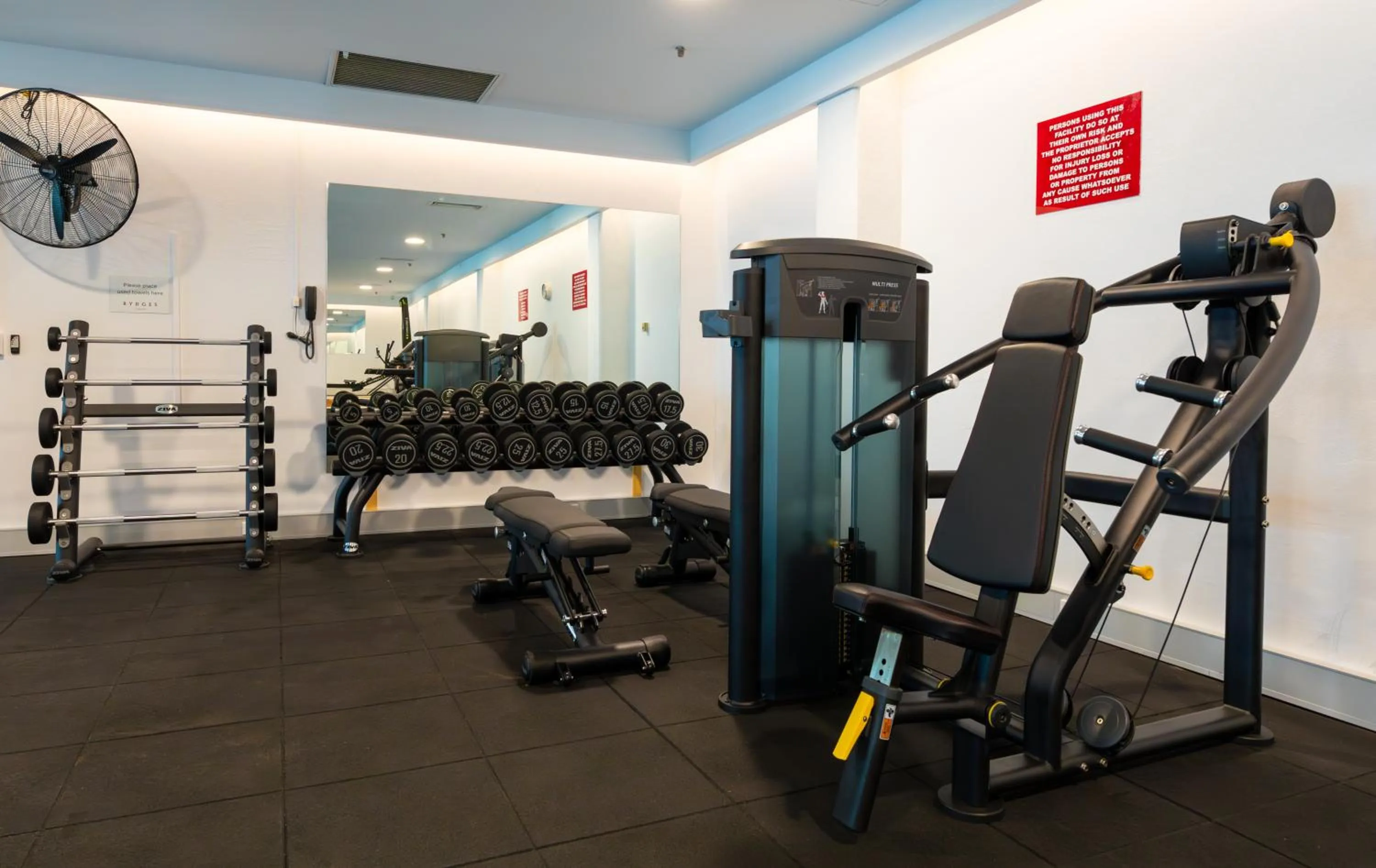 Fitness centre/facilities in Rydges Canberra