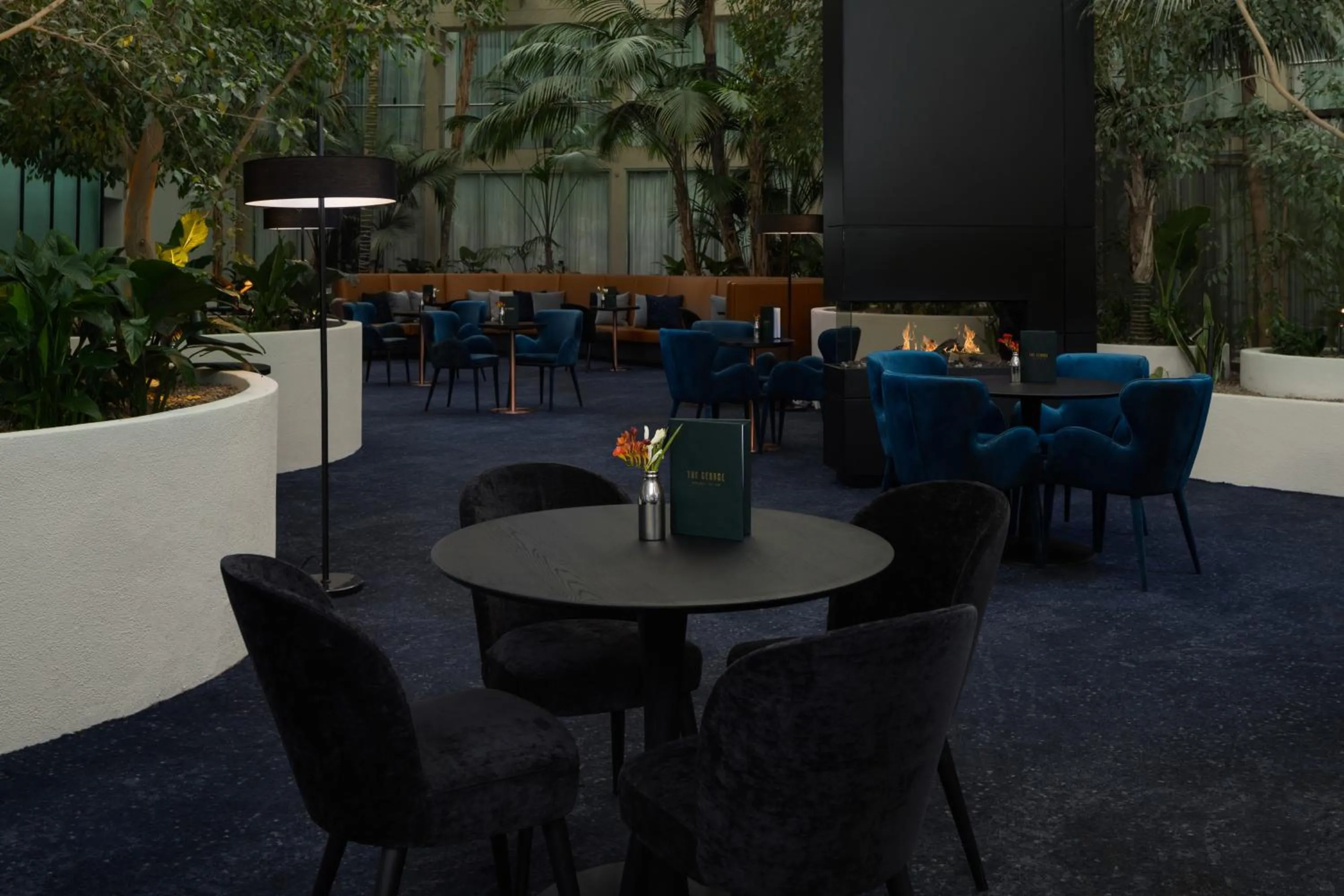 Restaurant/places to eat in Rydges Canberra