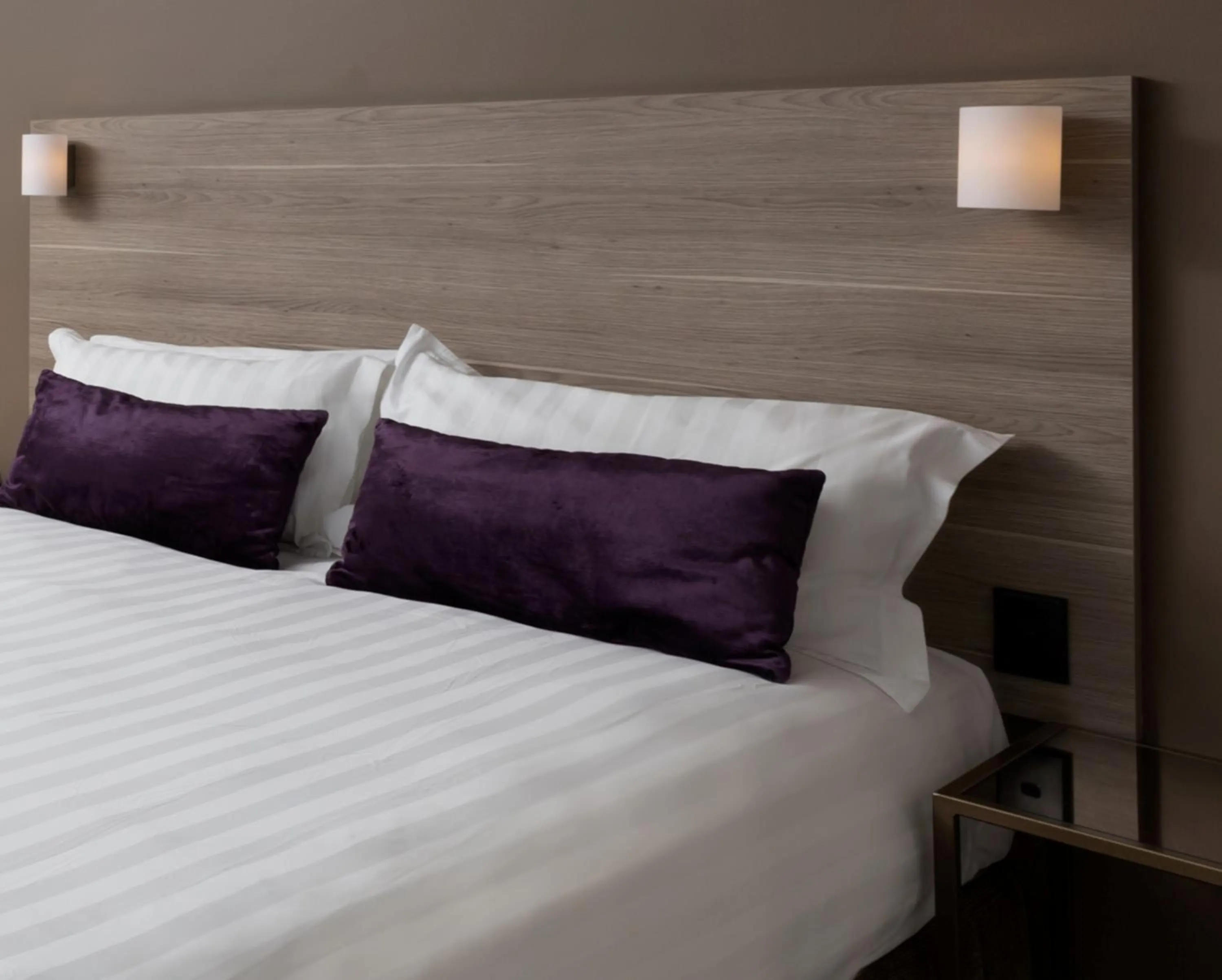 Bed in Rydges Canberra