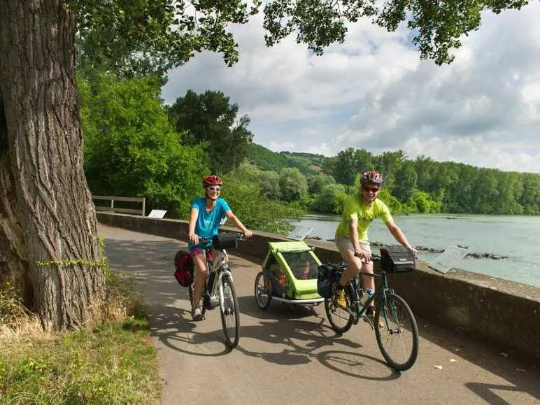 Cycling in La Villa Tria Castella