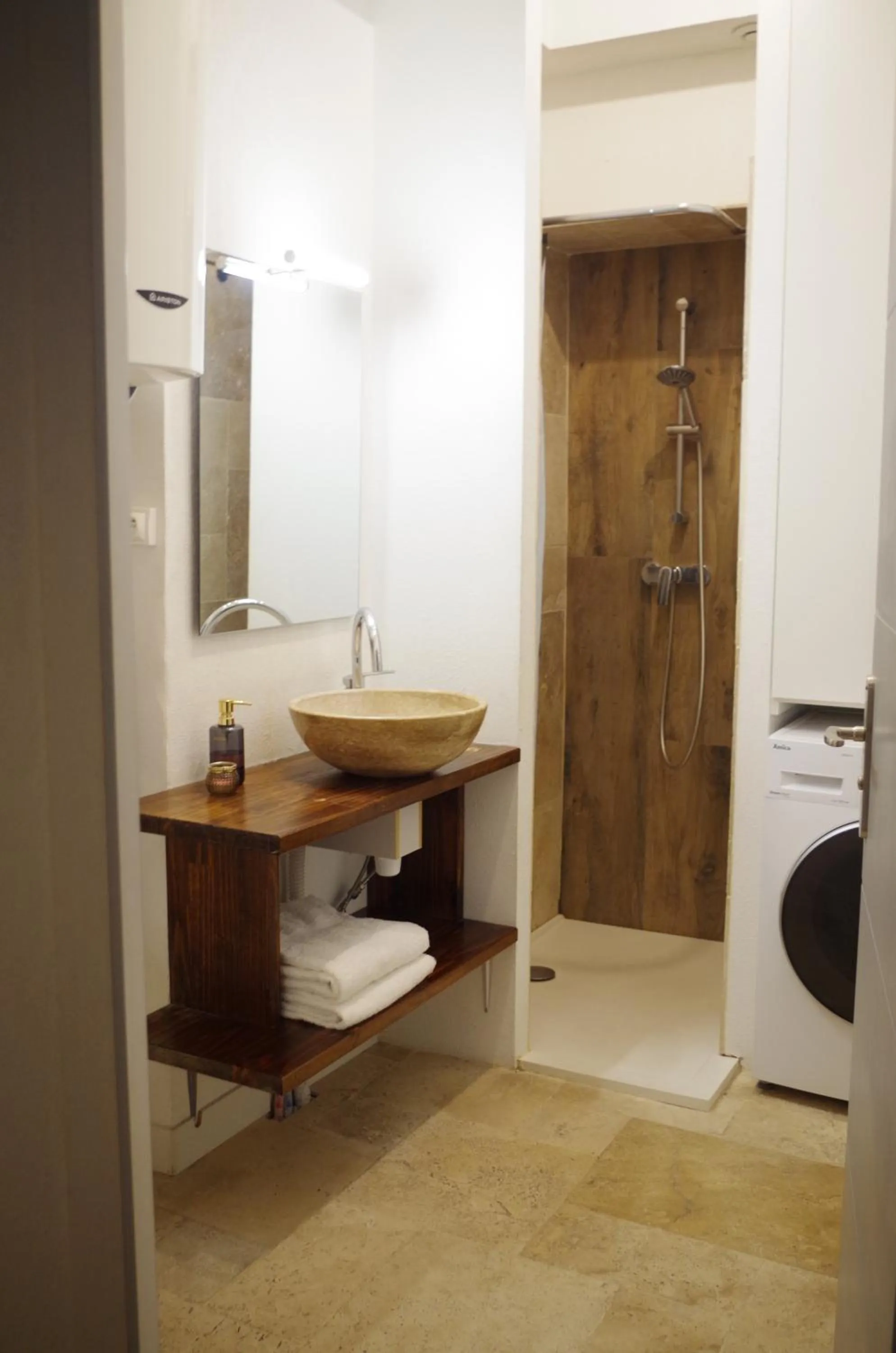 Shower in La Villa Tria Castella