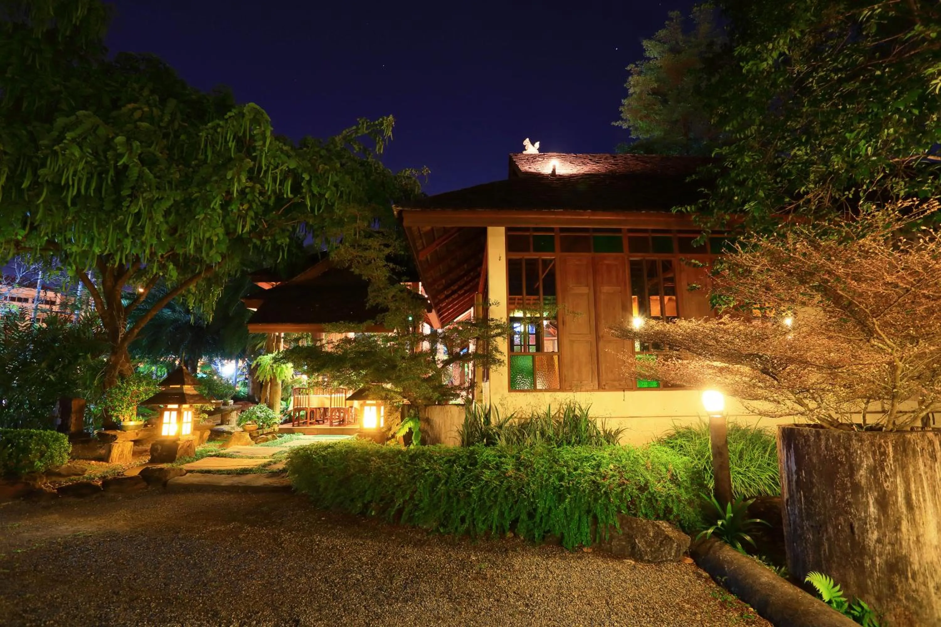 Restaurant/places to eat in VC@Suanpaak Boutique Hotel & Service Apartment