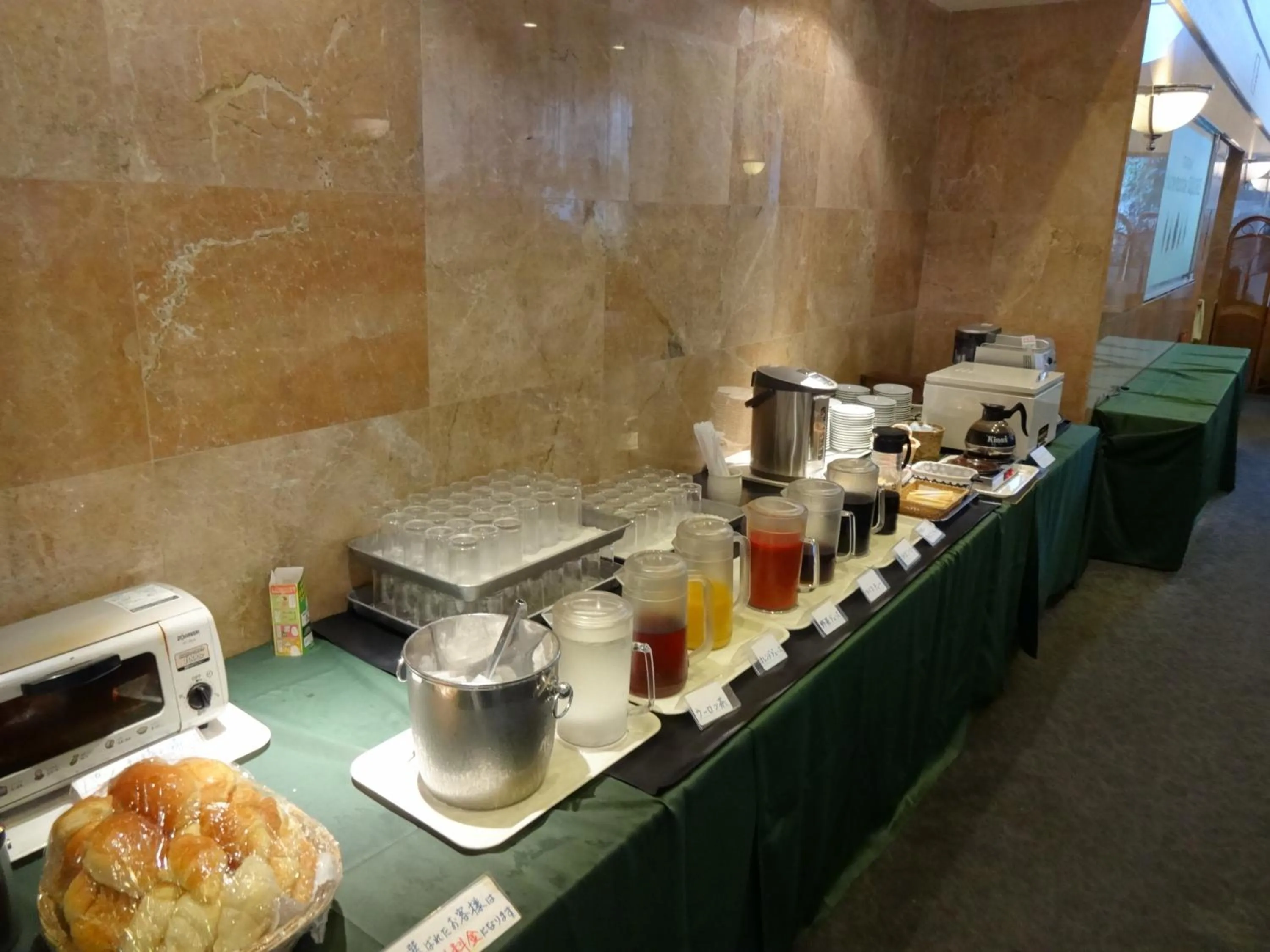 Restaurant/places to eat in Kobe Luminous Hotel