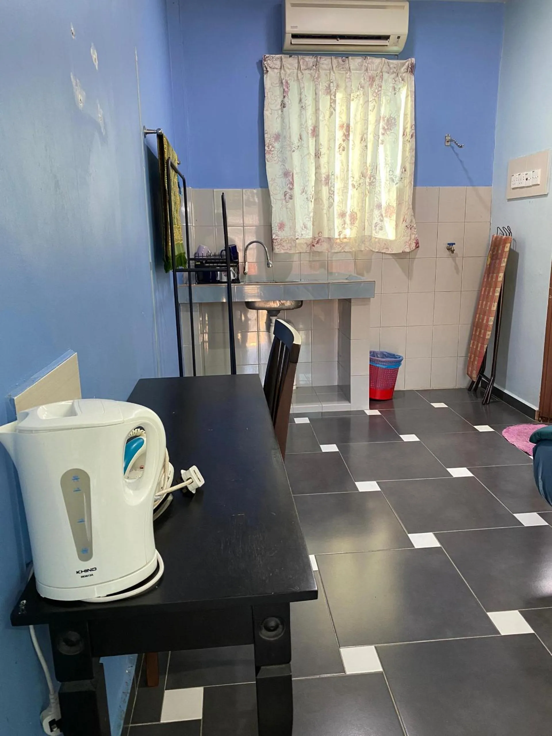 Kitchen or kitchenette in Ayem Homestay UTHM