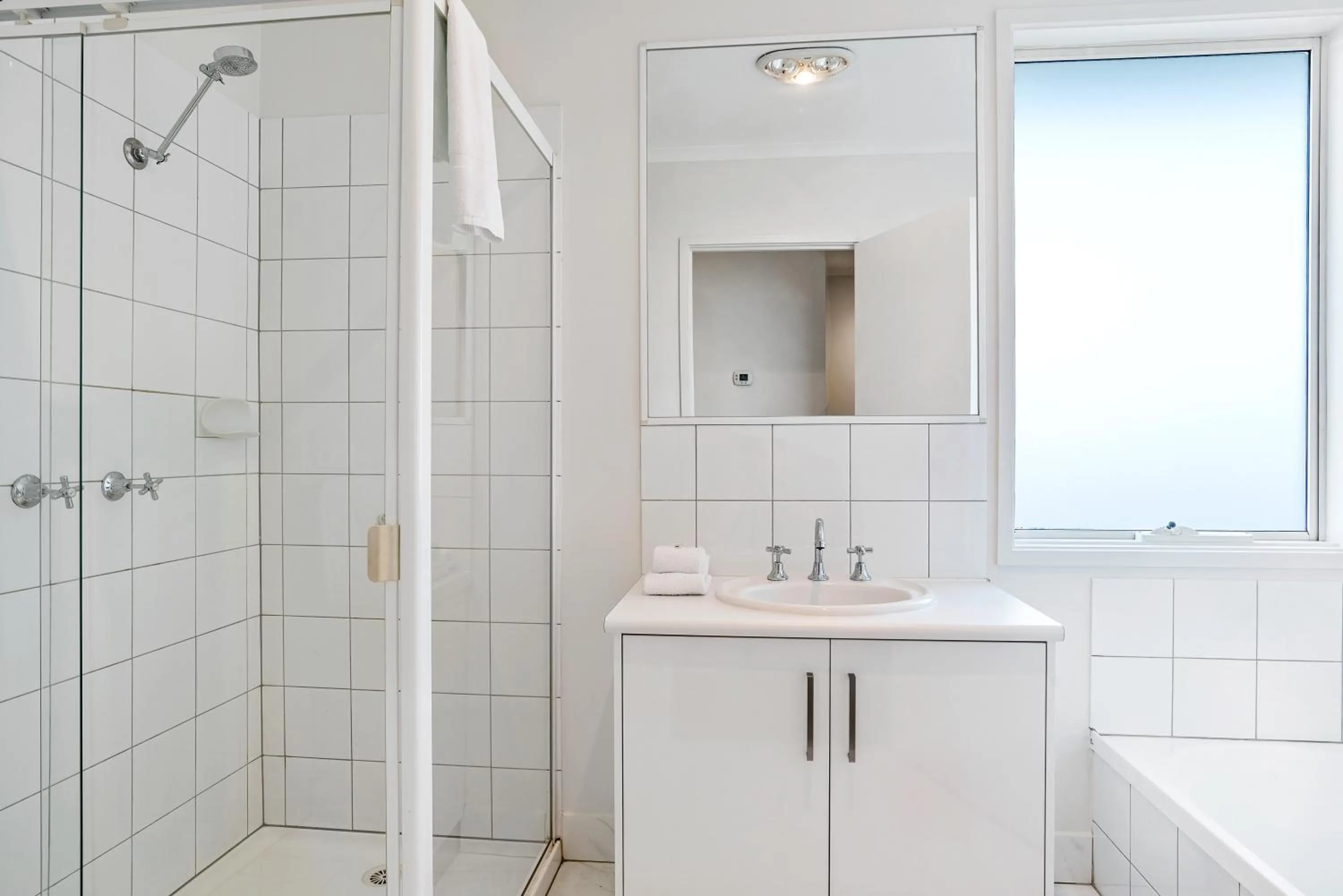 Shower in Quest Brighton on the Bay