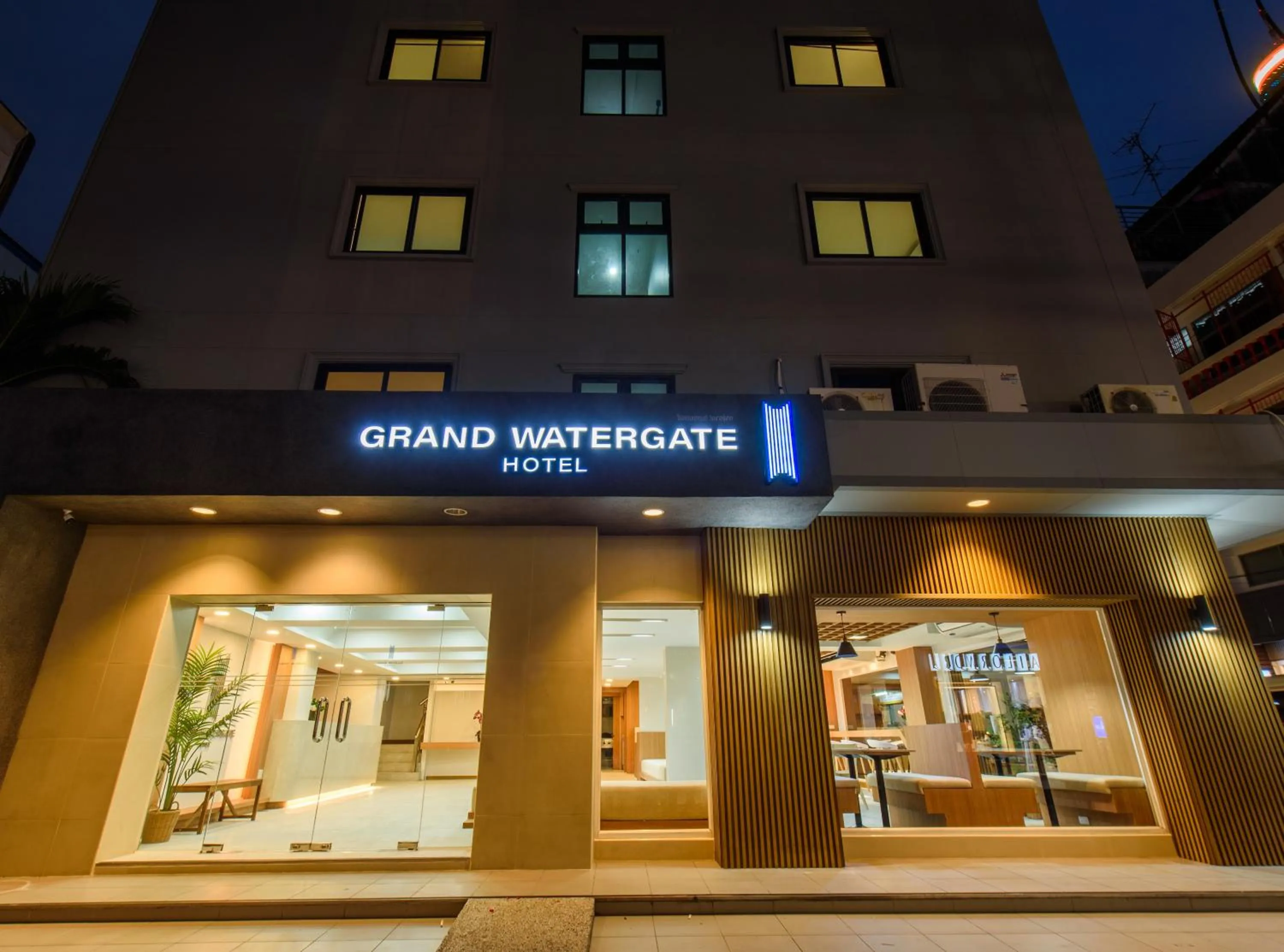 Property building in Grand Watergate Hotel