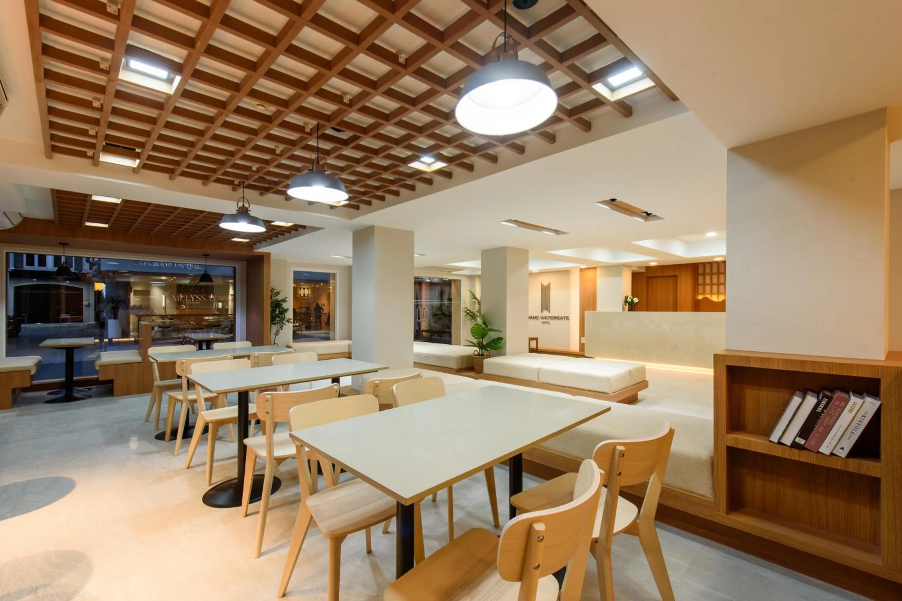 Grand Watergate Hotel