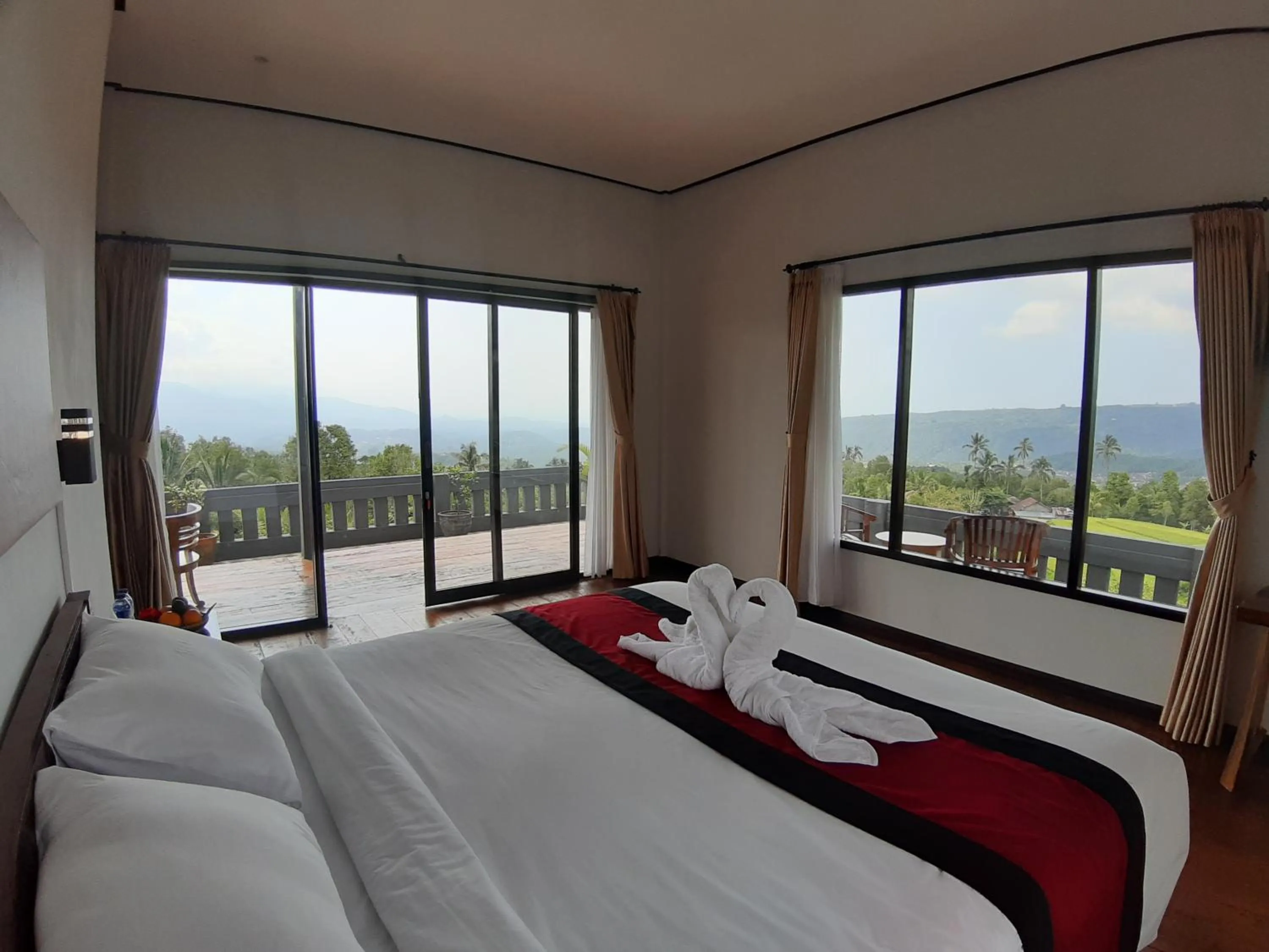 Photo of the whole room, Bed in Candra Cottage