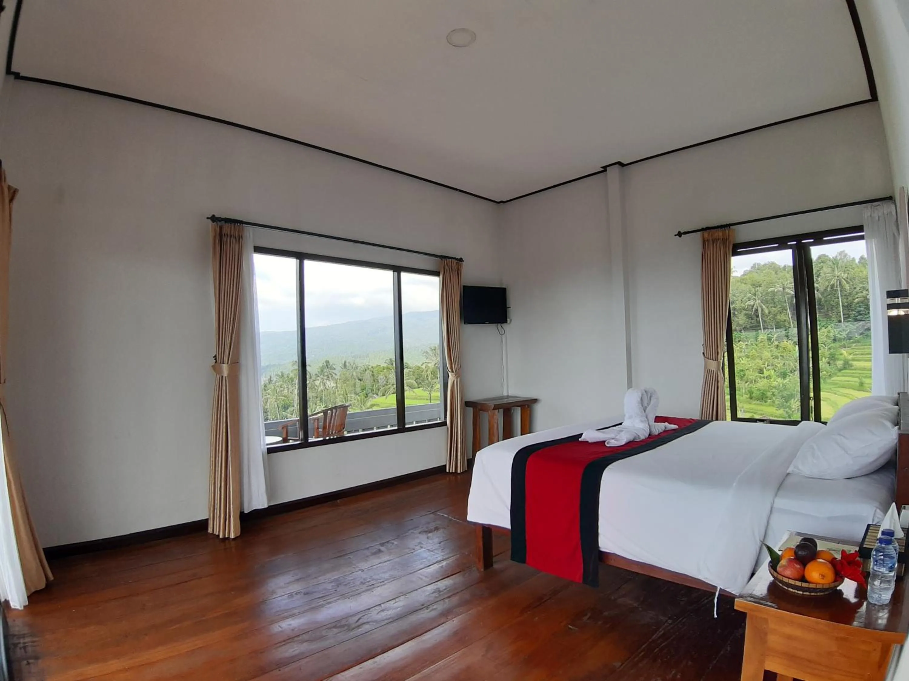 Photo of the whole room in Candra Cottage