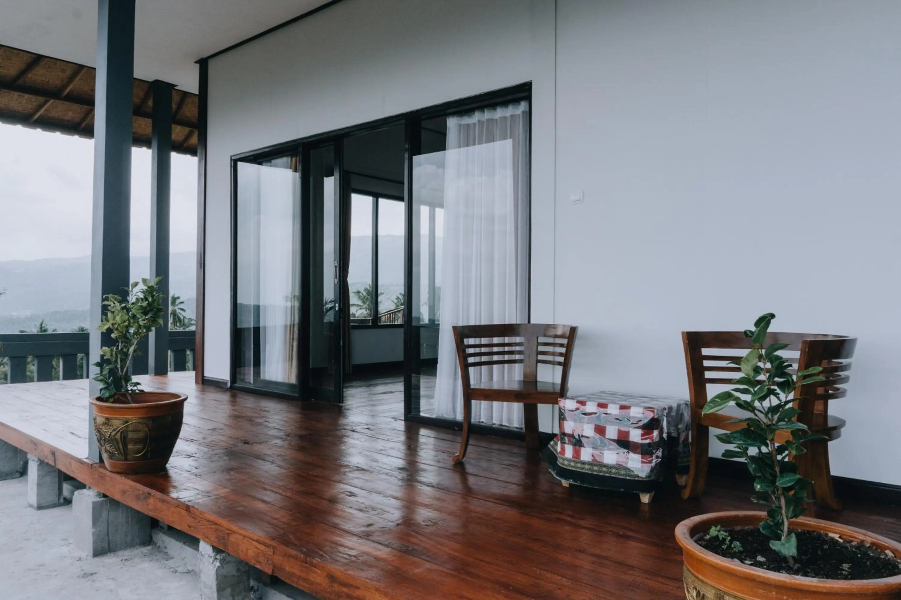 Balcony/Terrace in Candra Cottage