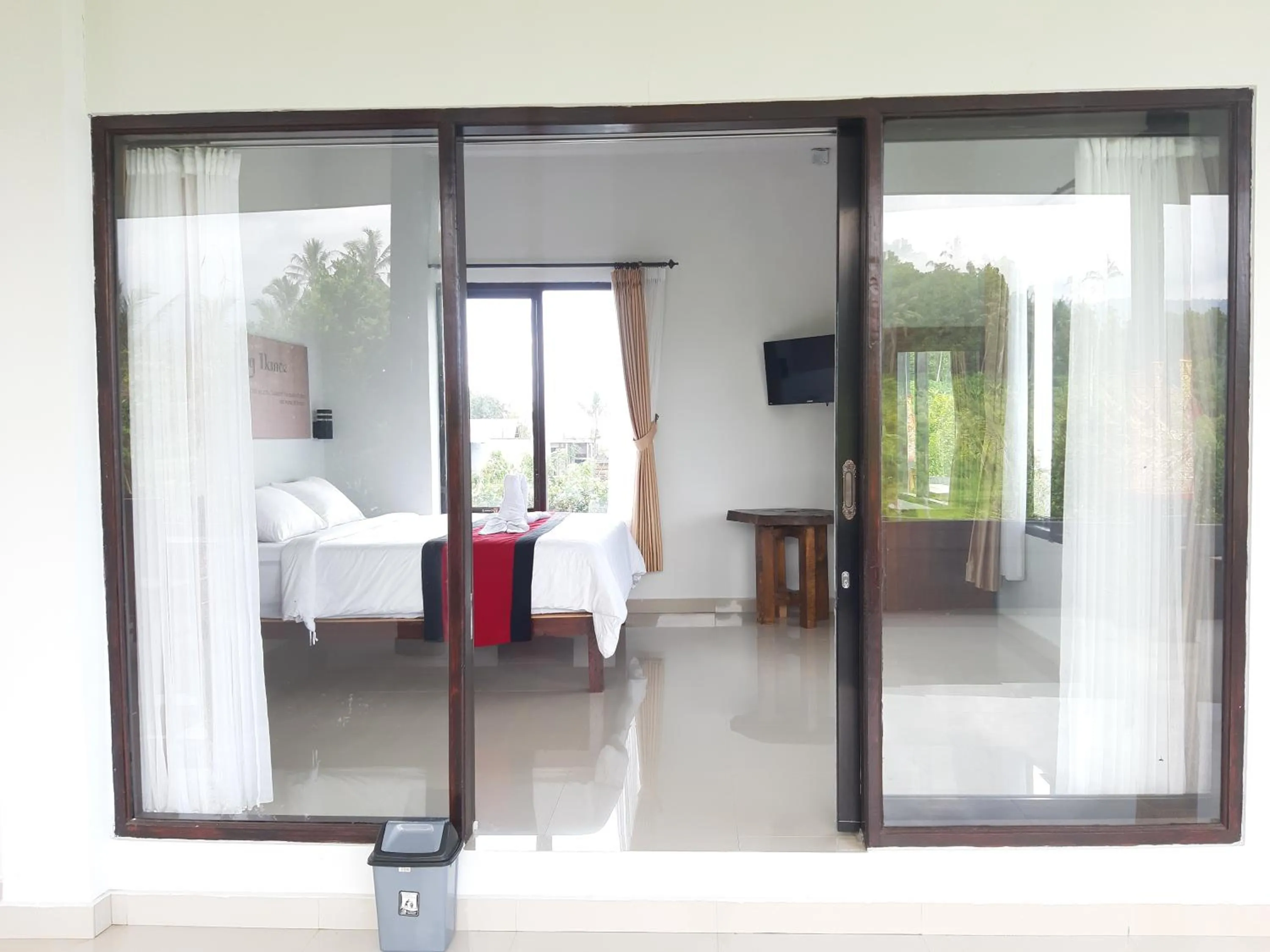 Photo of the whole room, Bed in Candra Cottage