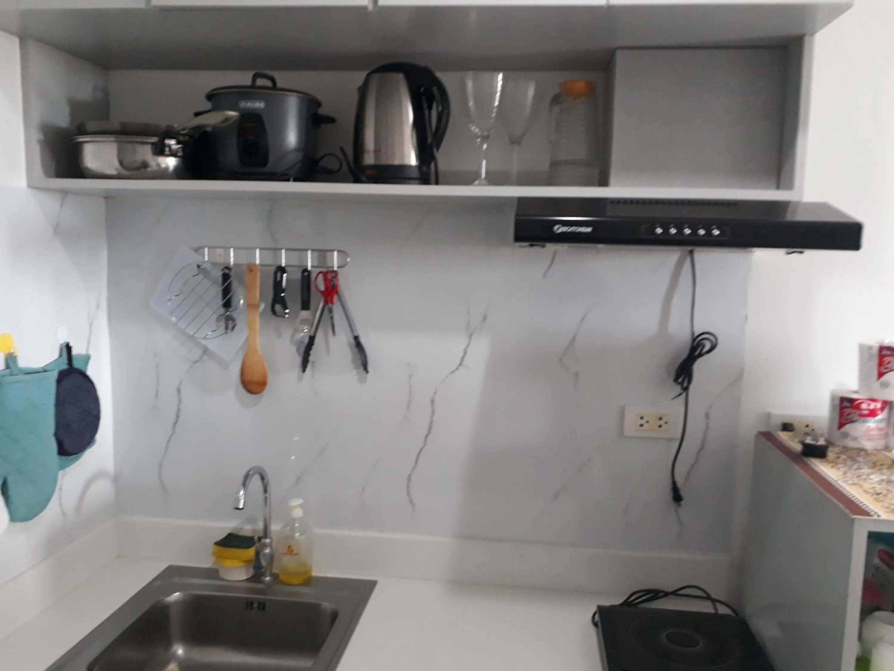 Kitchen or kitchenette in Unit 1109 Cityscape Residences