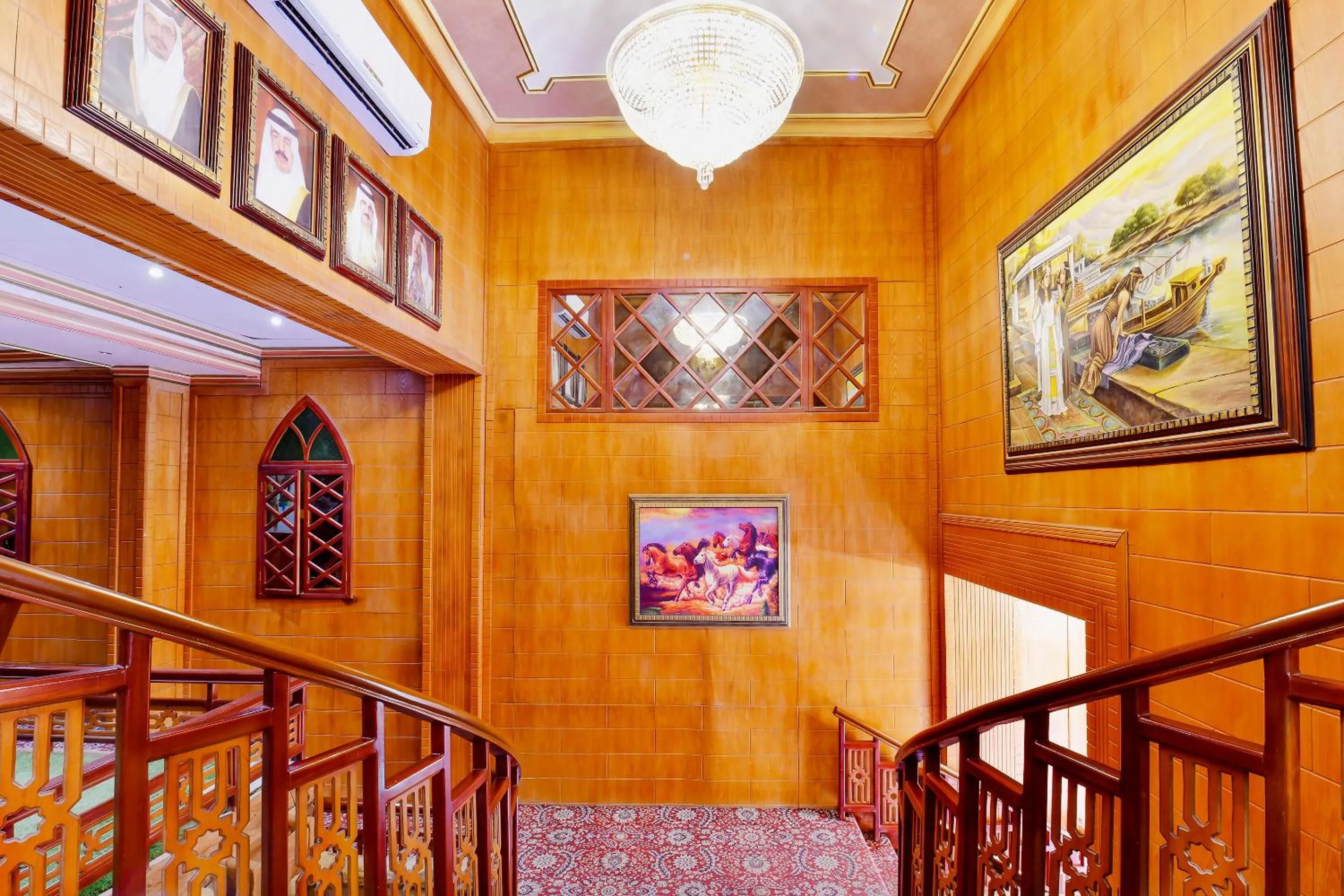 Lobby or reception in Capital O 125 Moon Plaza Hotel