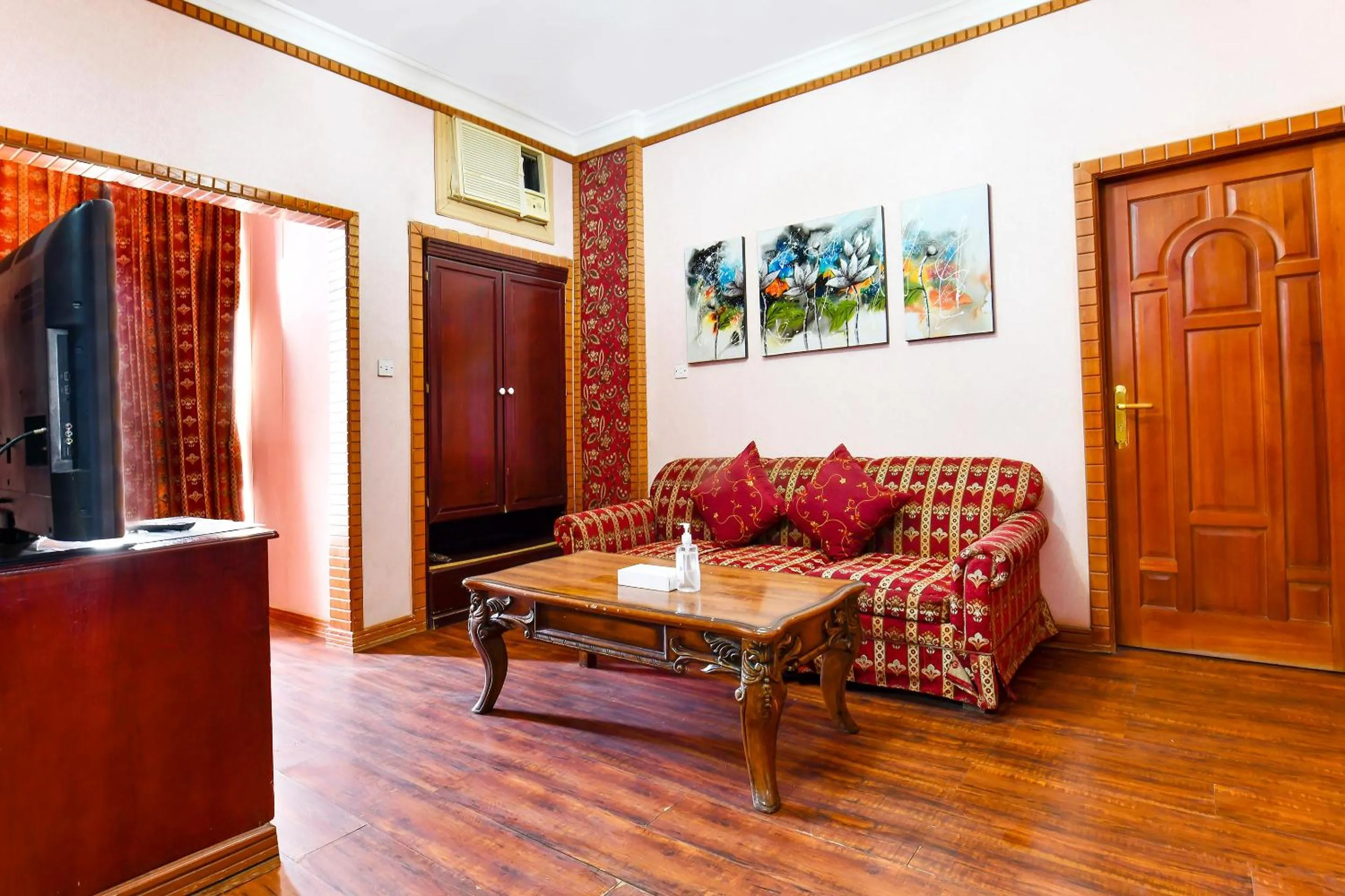 Bedroom in Capital O 125 Moon Plaza Hotel