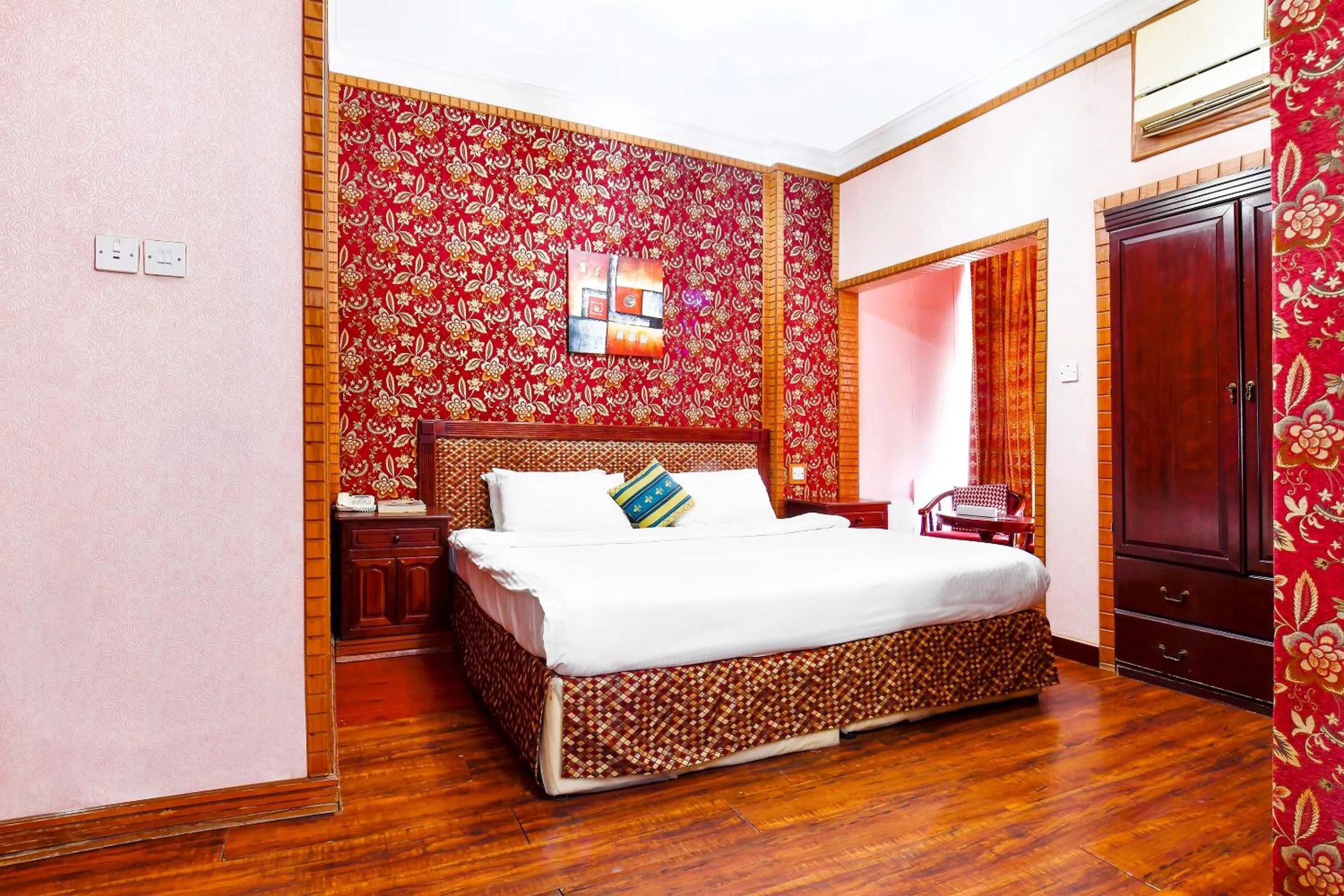 Bedroom, Bed in Capital O 125 Moon Plaza Hotel