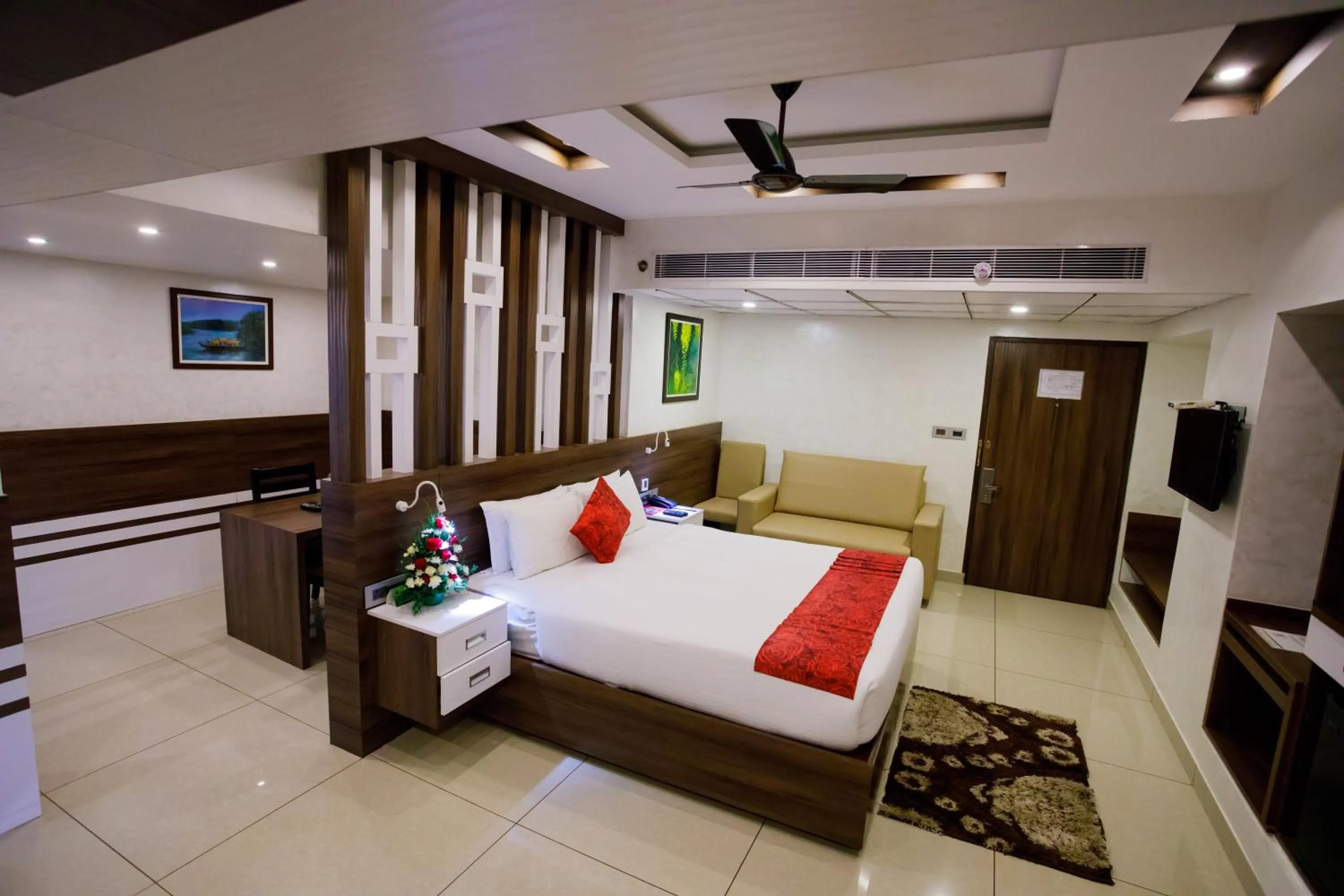 Photo of the whole room, Bed in The Renai Cochin