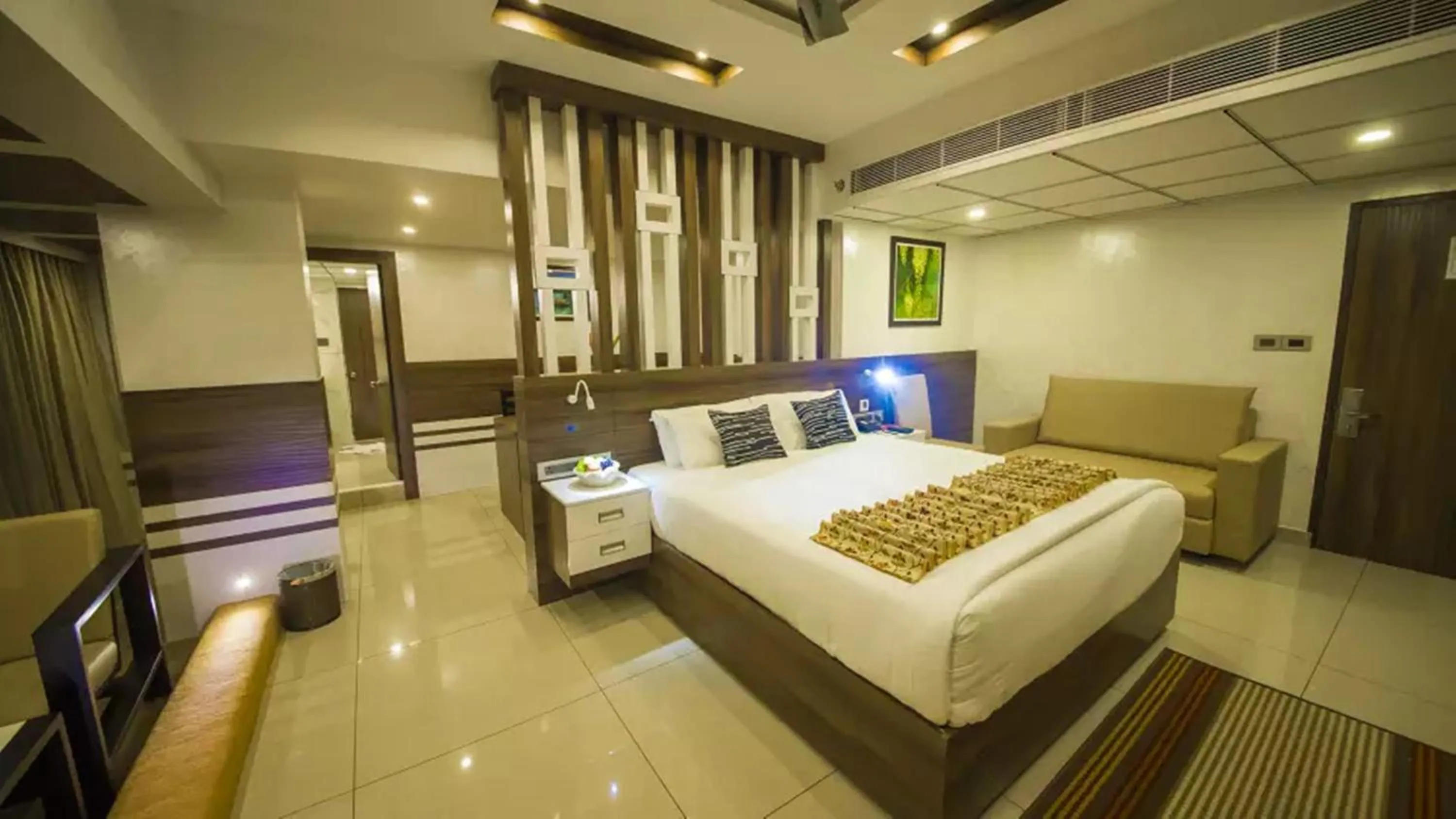 Photo of the whole room, Bed in The Renai Cochin