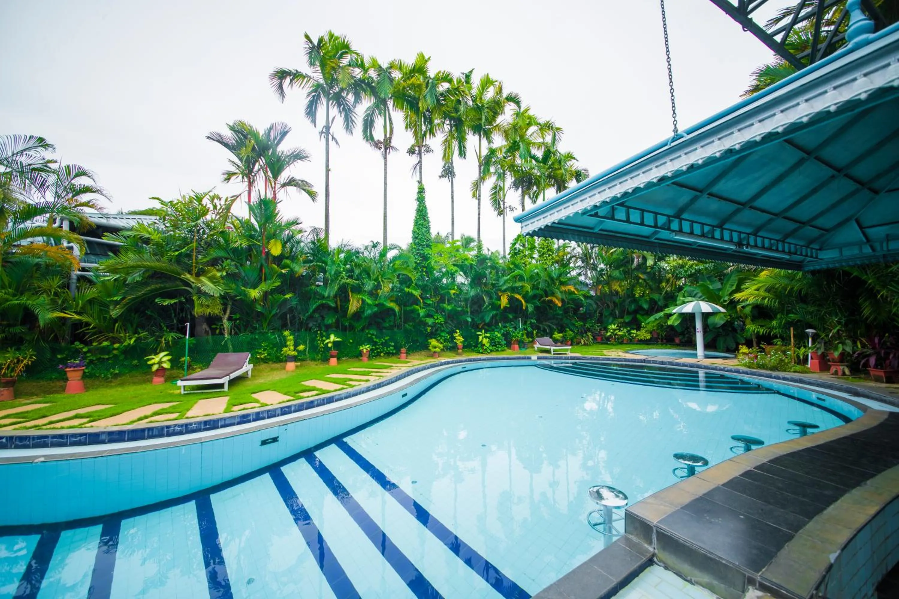 Swimming pool in The Renai Cochin