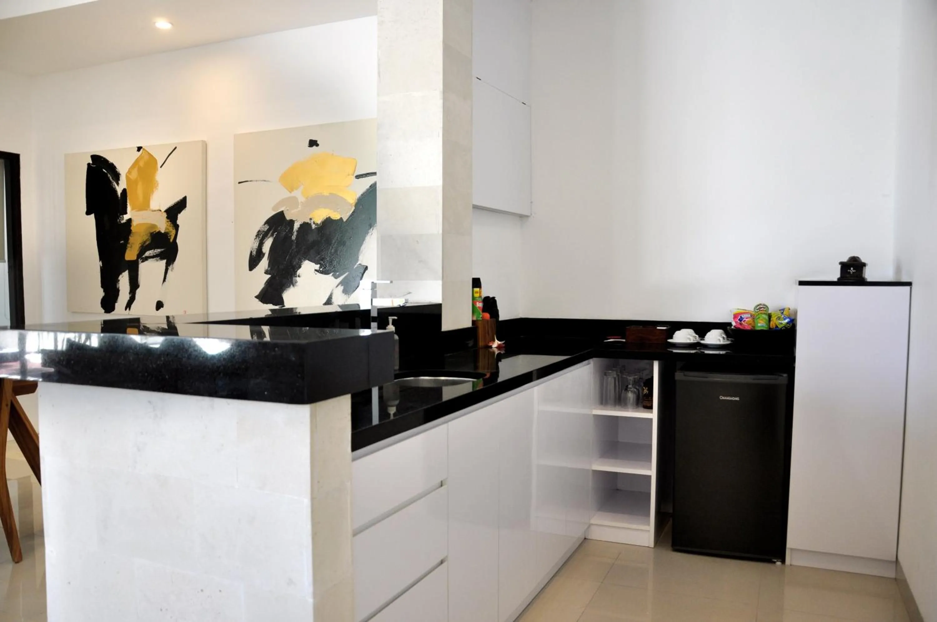 oven in Kokomo Resort