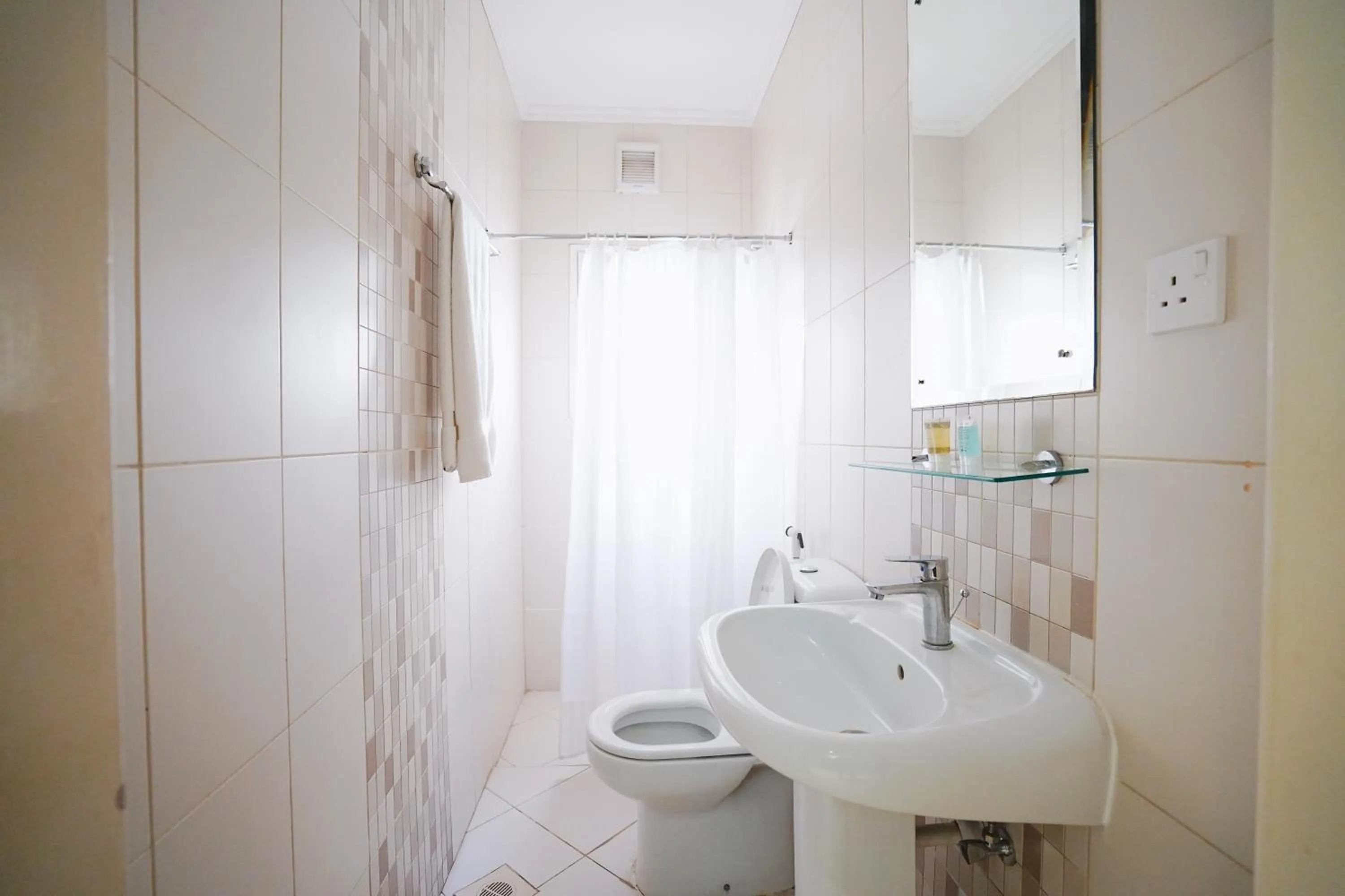 Shower in Tropicana Hotel