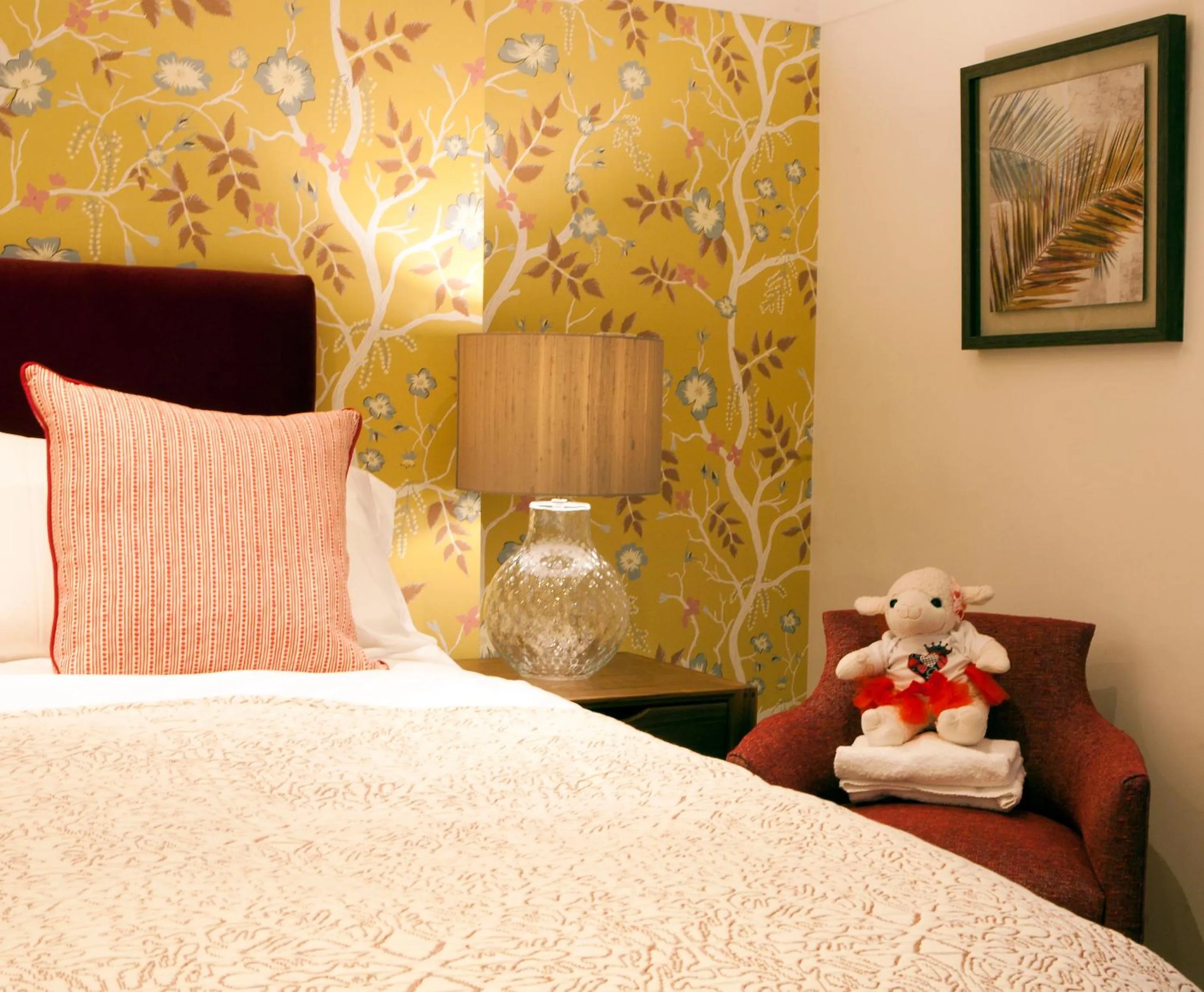 Bedroom, Bed in Sea Spray Hotel