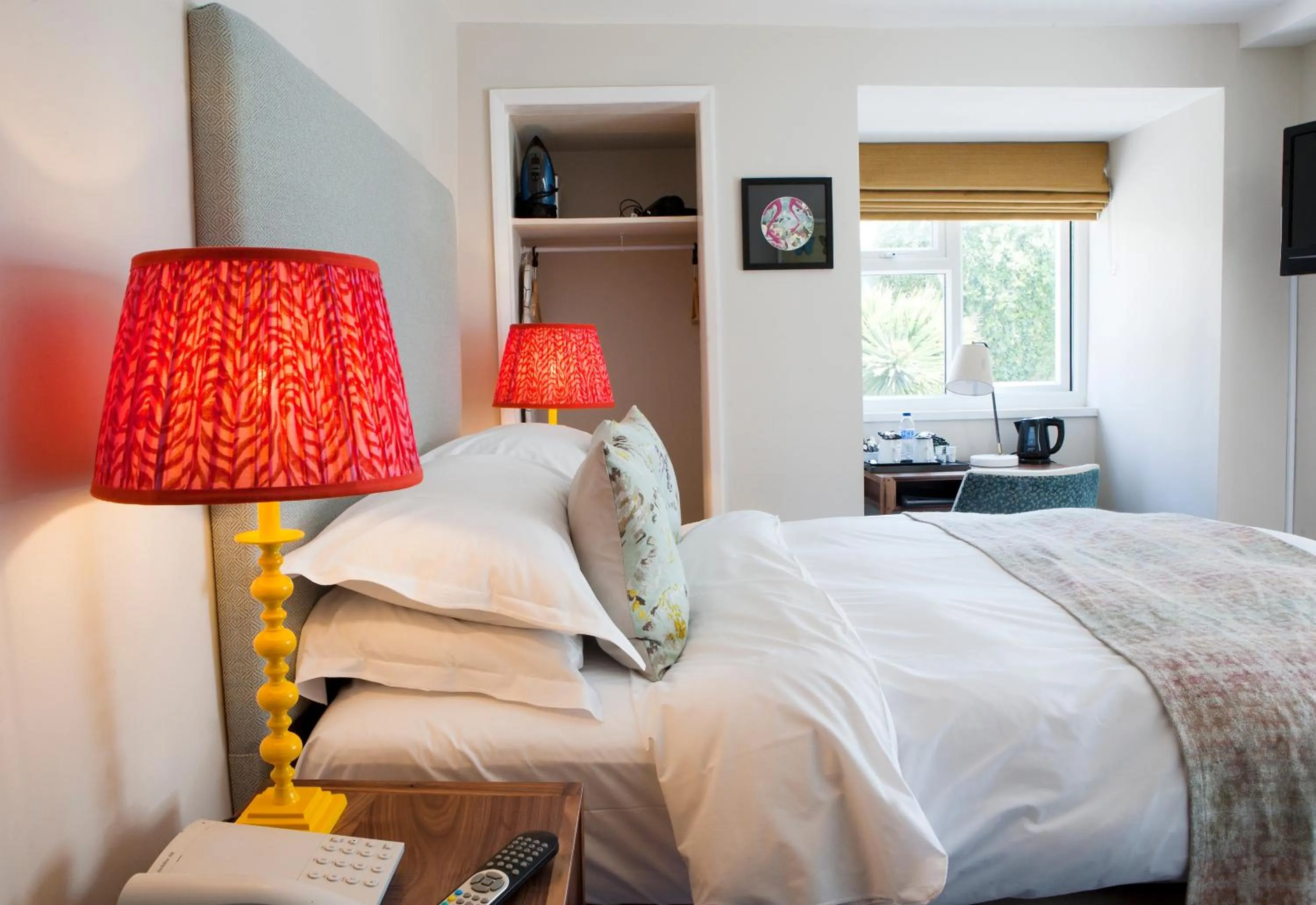 Bedroom, Bed in Sea Spray Hotel