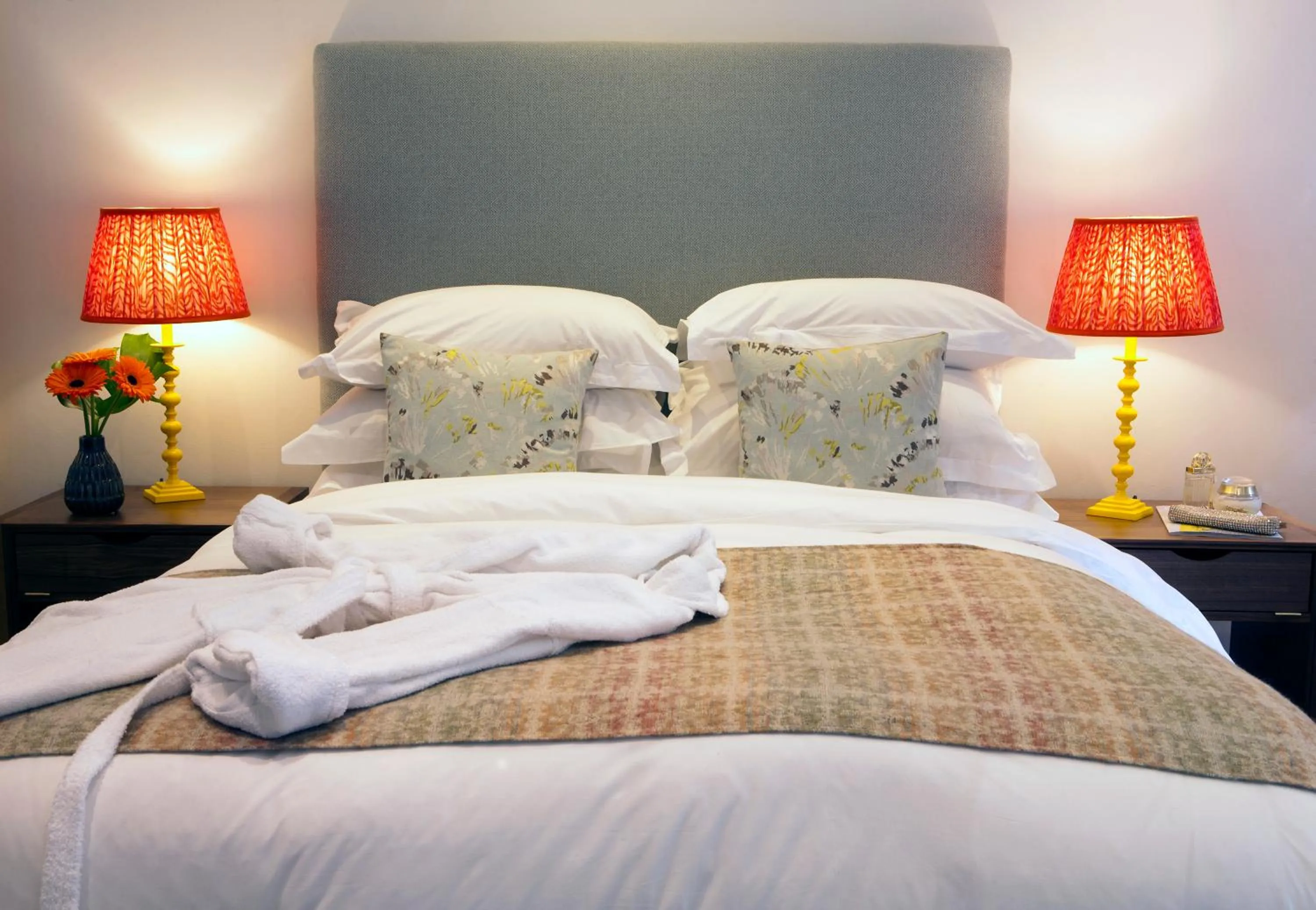 Bedroom, Bed in Sea Spray Hotel