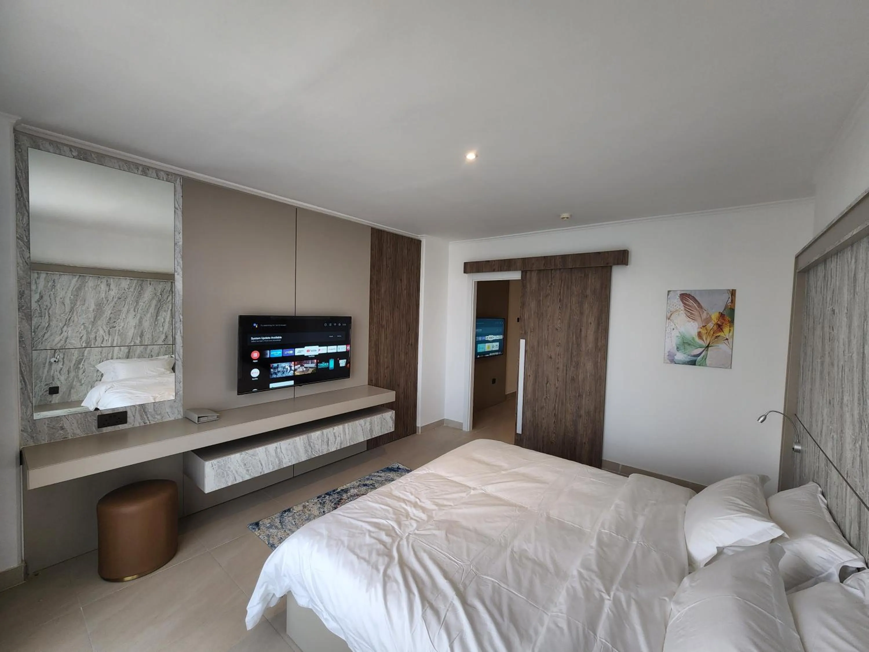 TV and multimedia, Bed in Imperial Suites Hotel