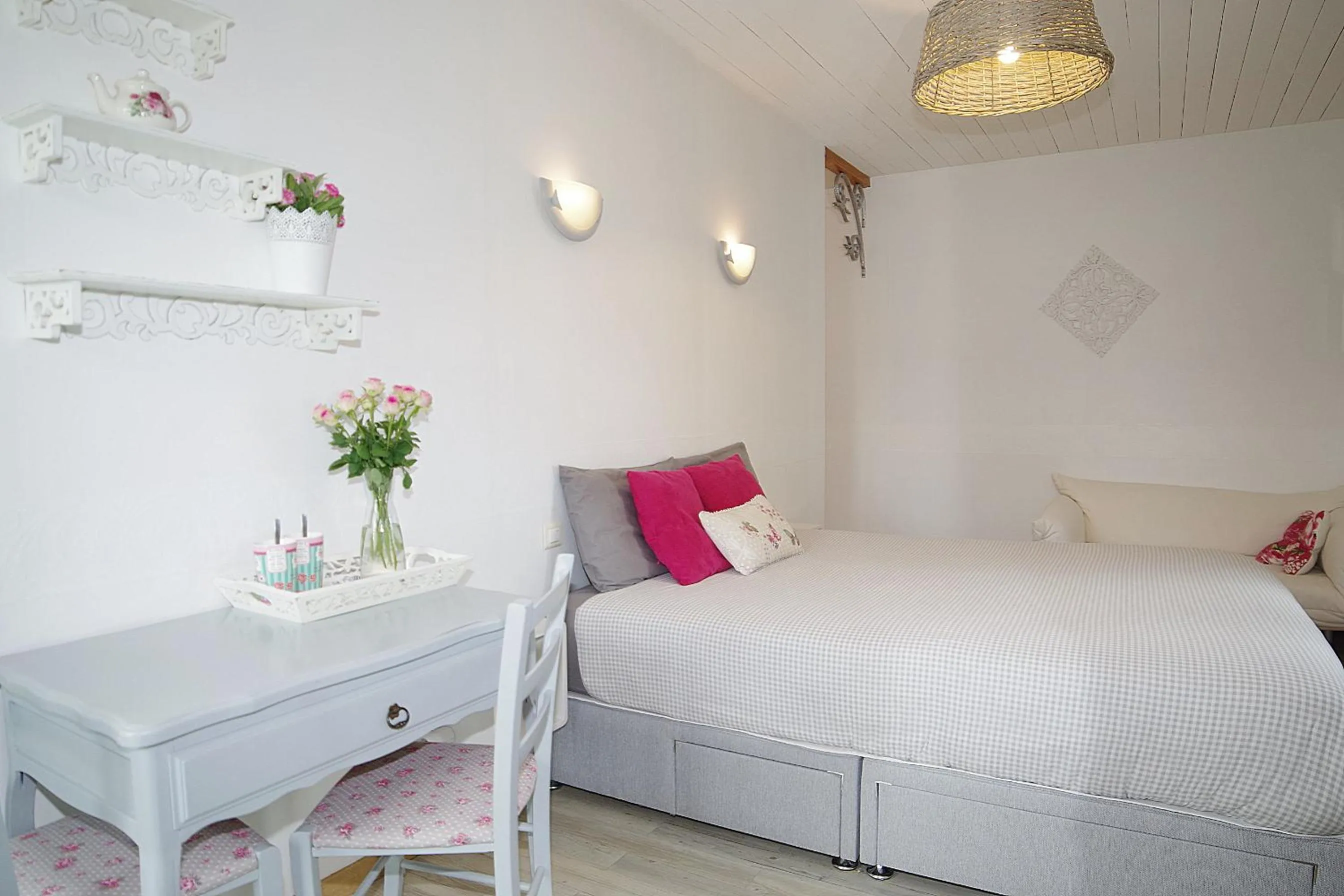 Photo of the whole room, Bed in Les 4 saisons