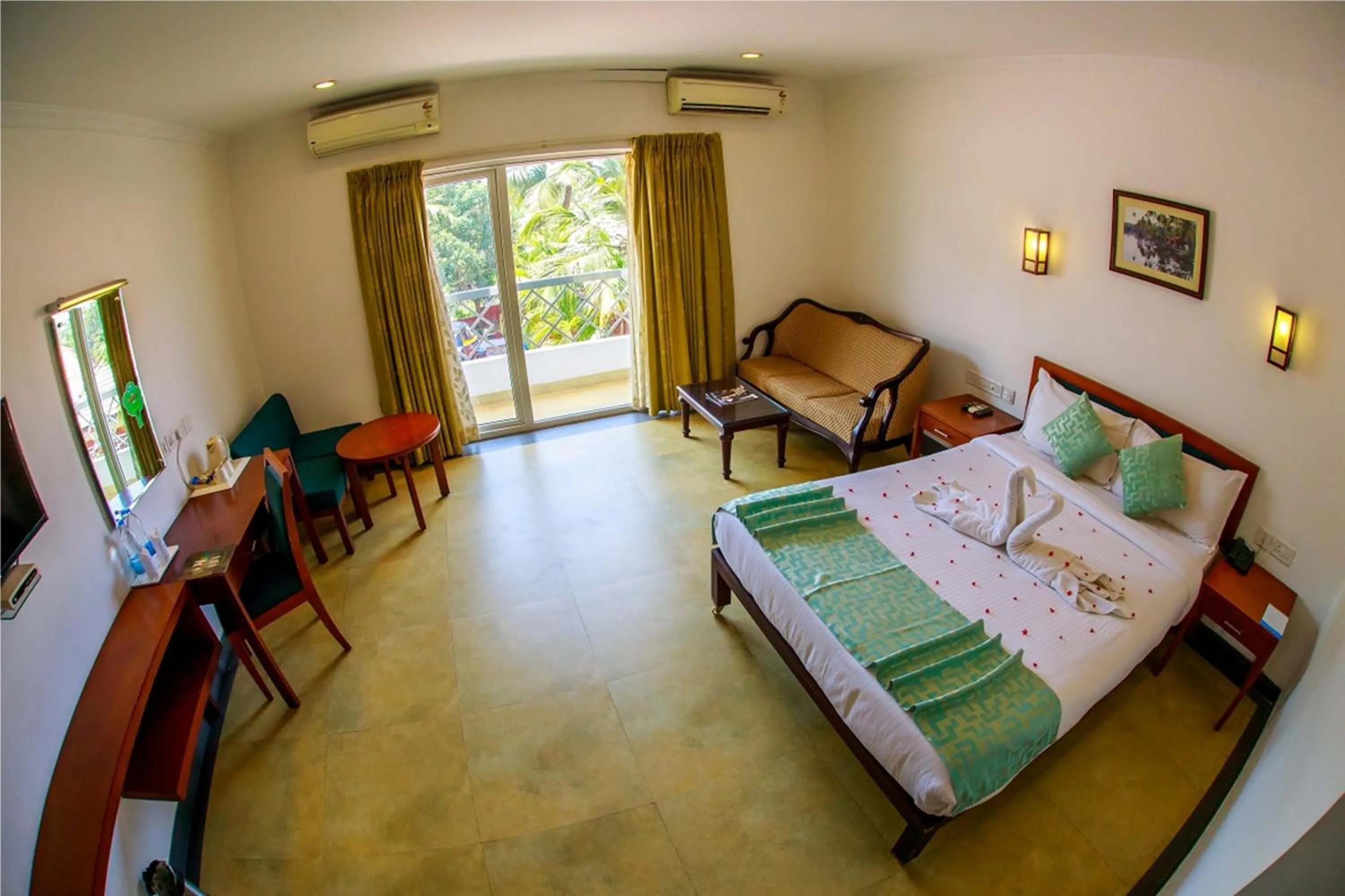 Photo of the whole room, Bed in Green Fields Kumarakom