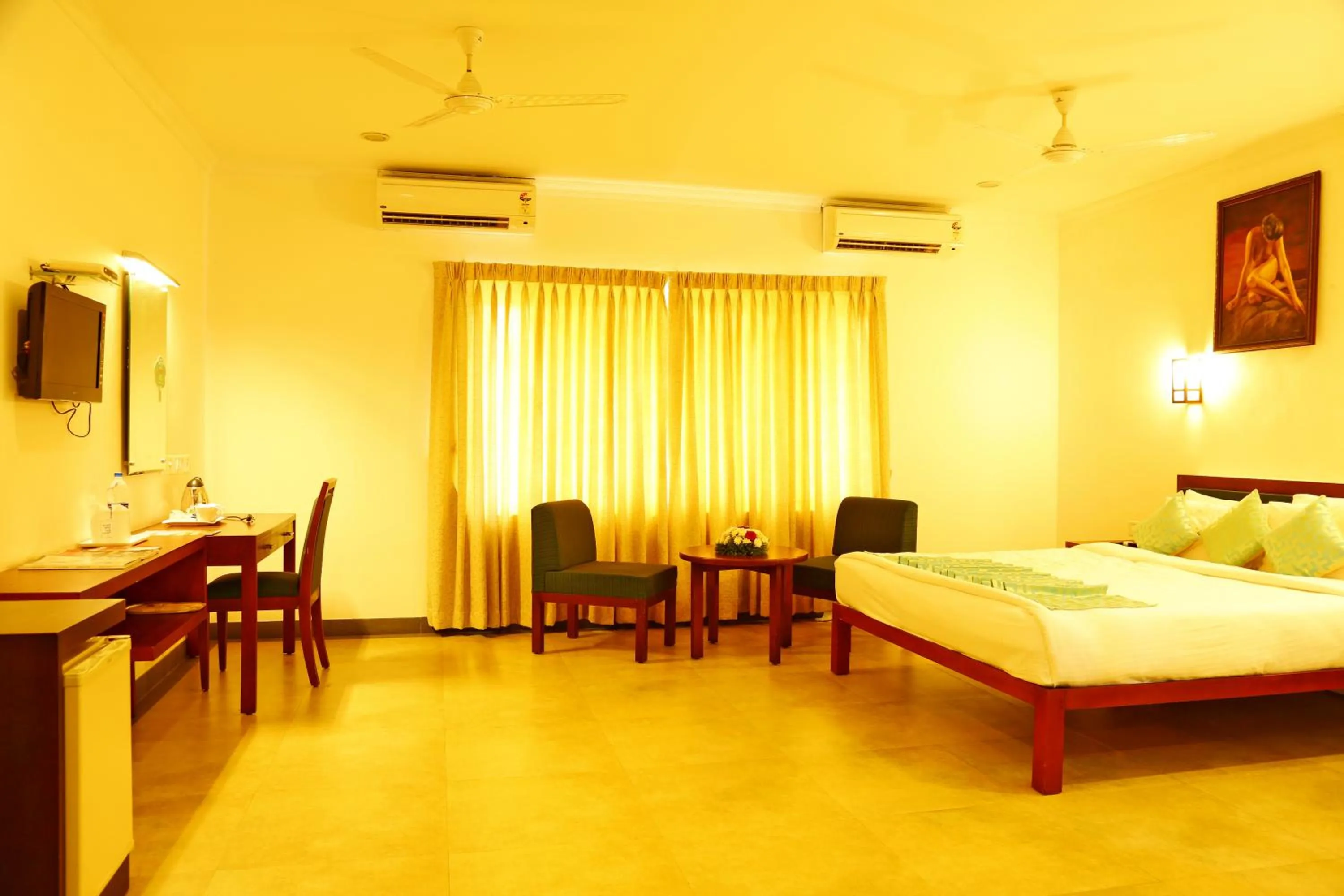 Photo of the whole room, Bed in Green Fields Kumarakom