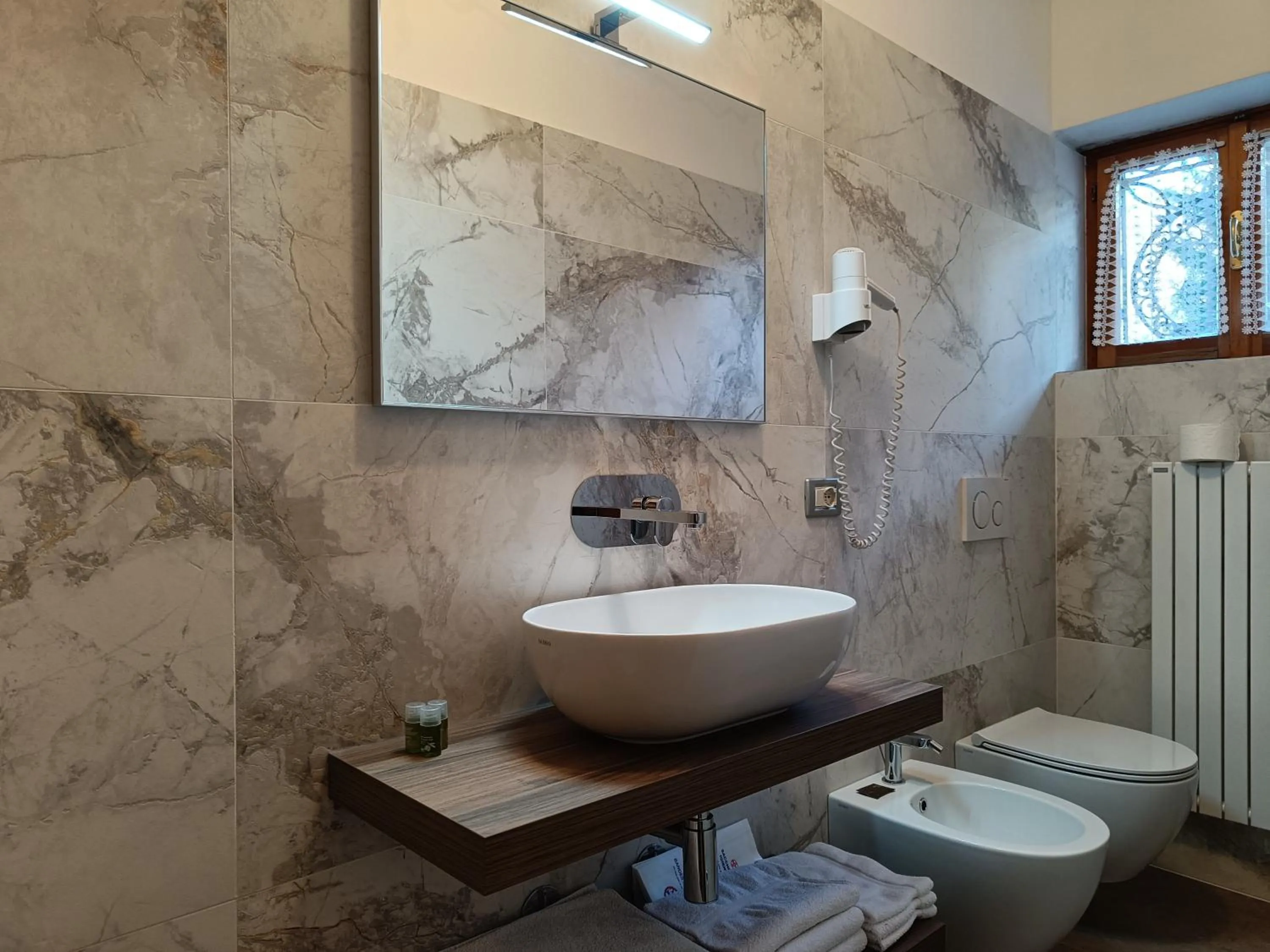 Toilet in Albergo Ristorante Scanapà