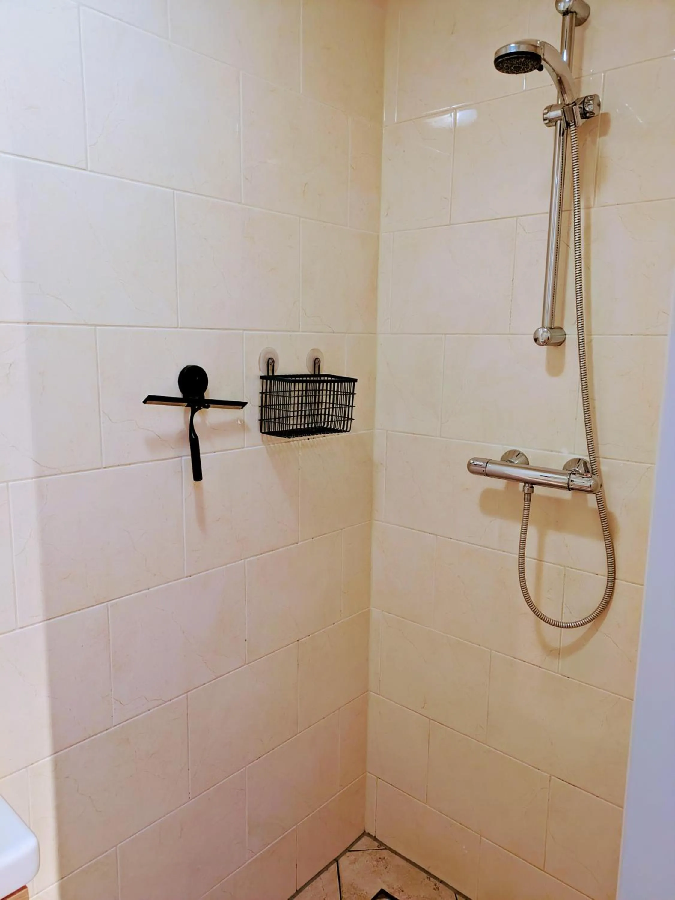 Shower in Logies21 Texel