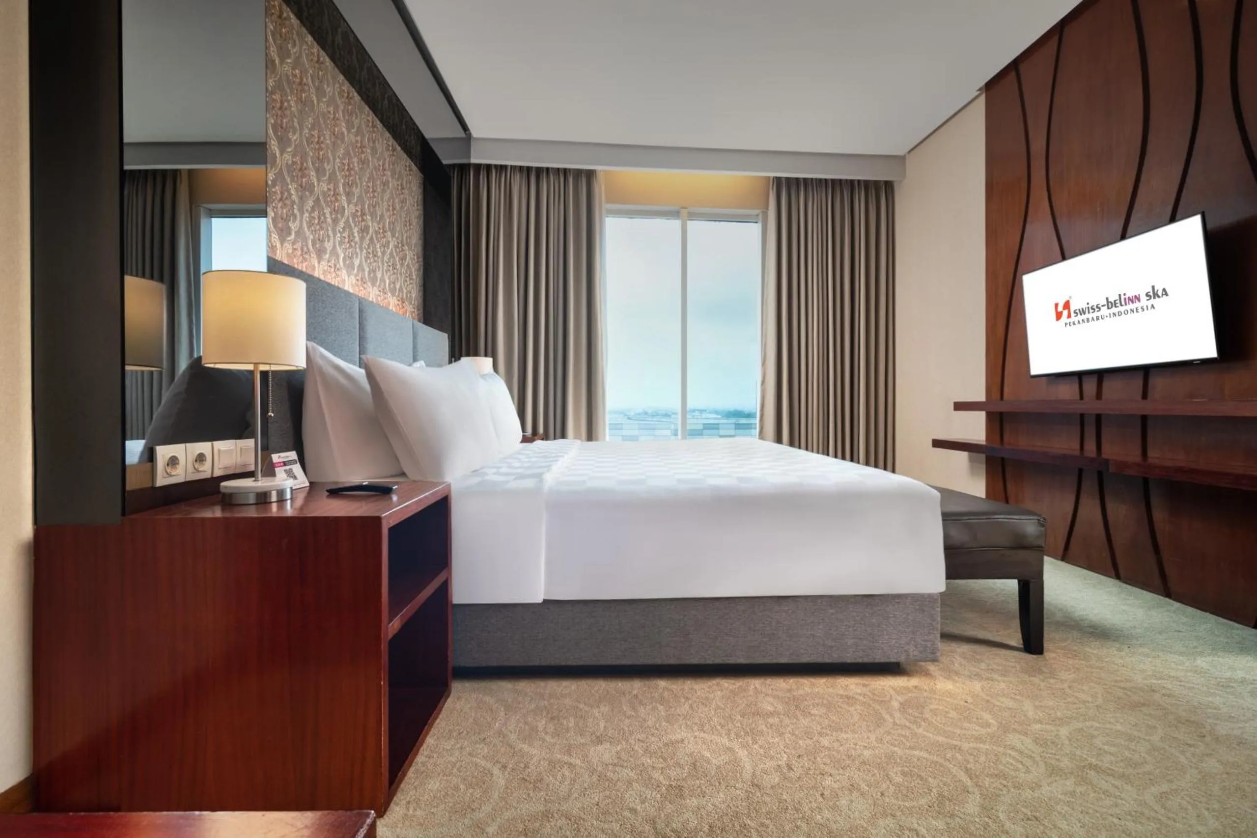 Bedroom, Bed in Swiss-Belinn SKA Pekanbaru