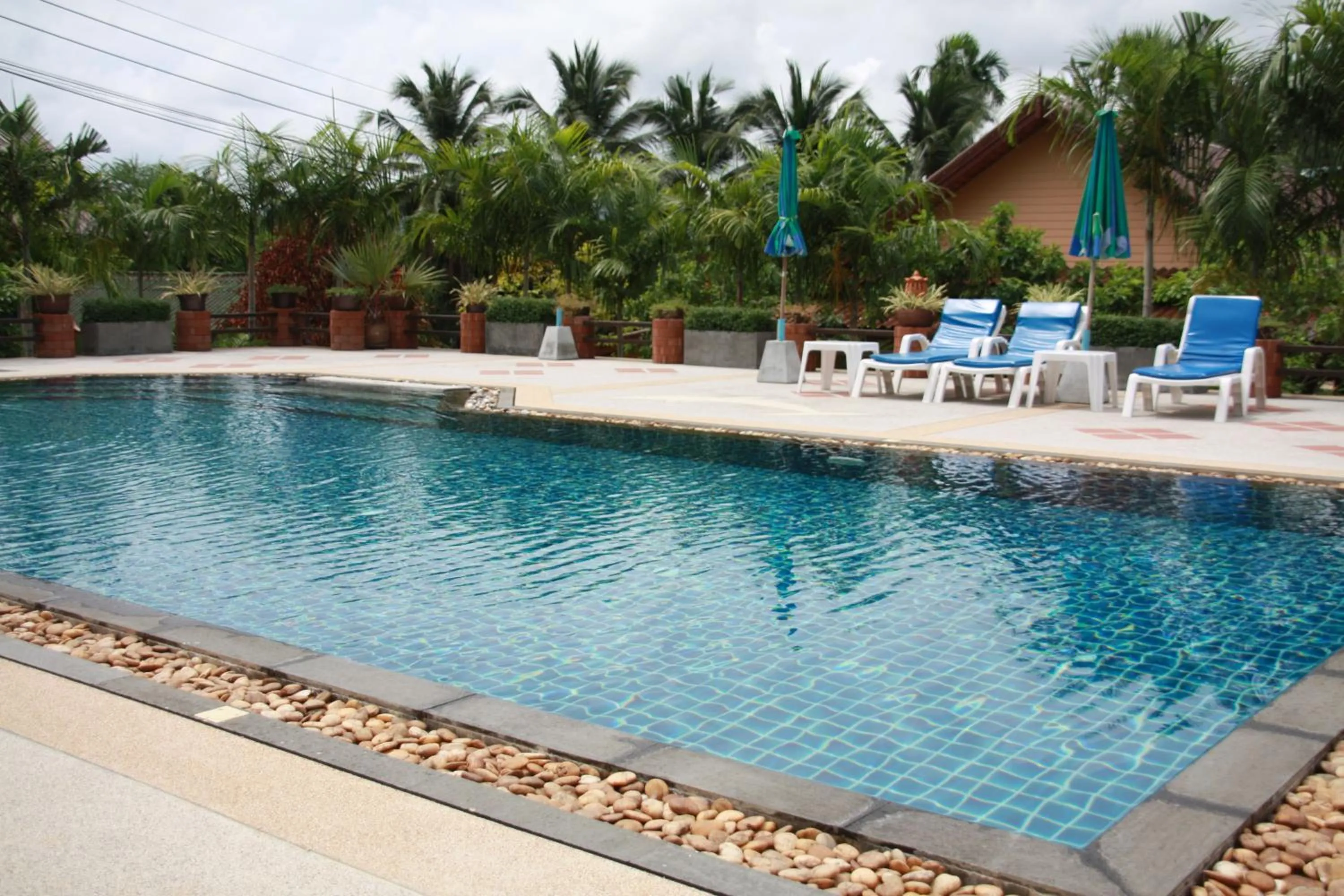 Swimming pool in Baan Vanida Garden Resort