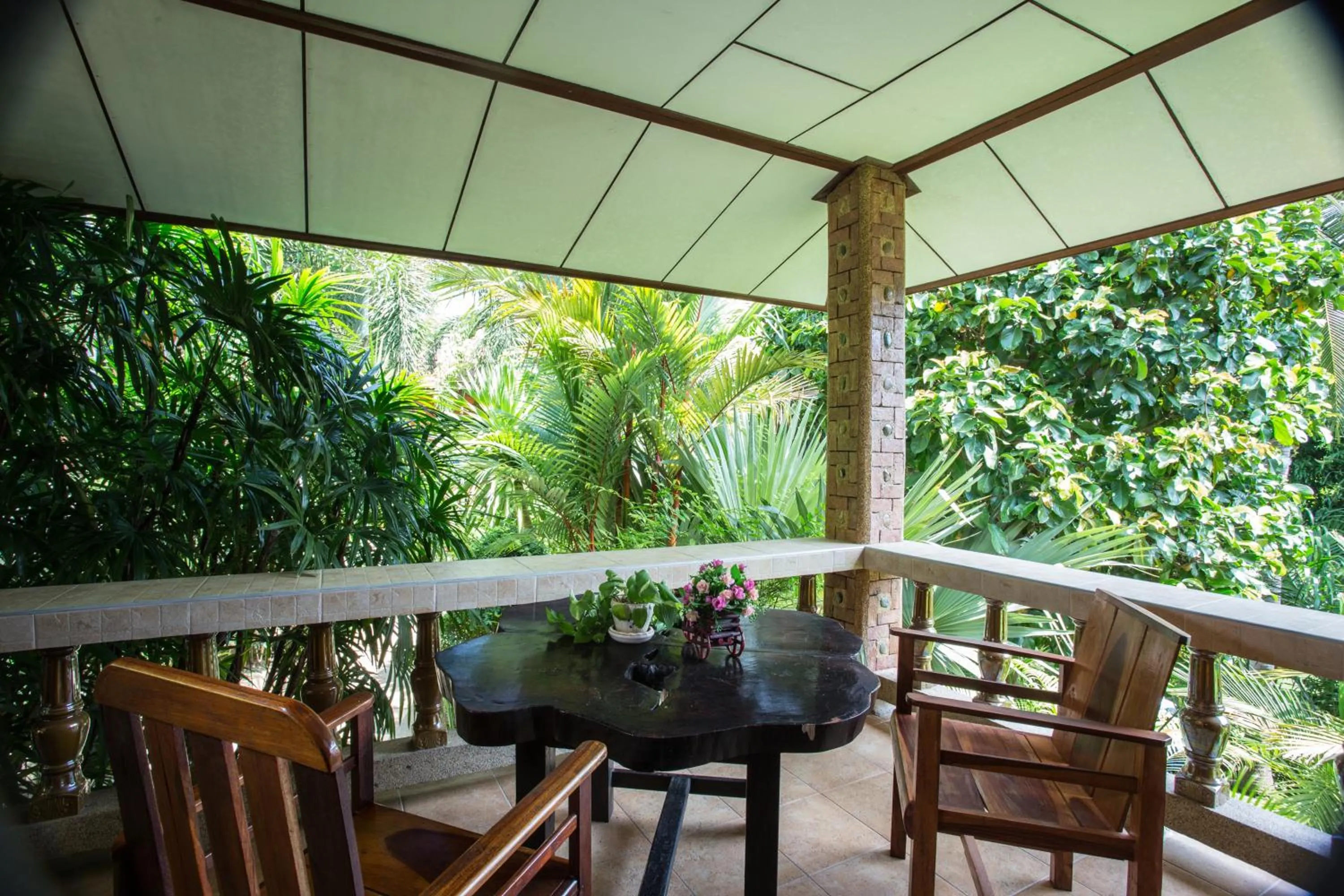 Seating area in Baan Vanida Garden Resort