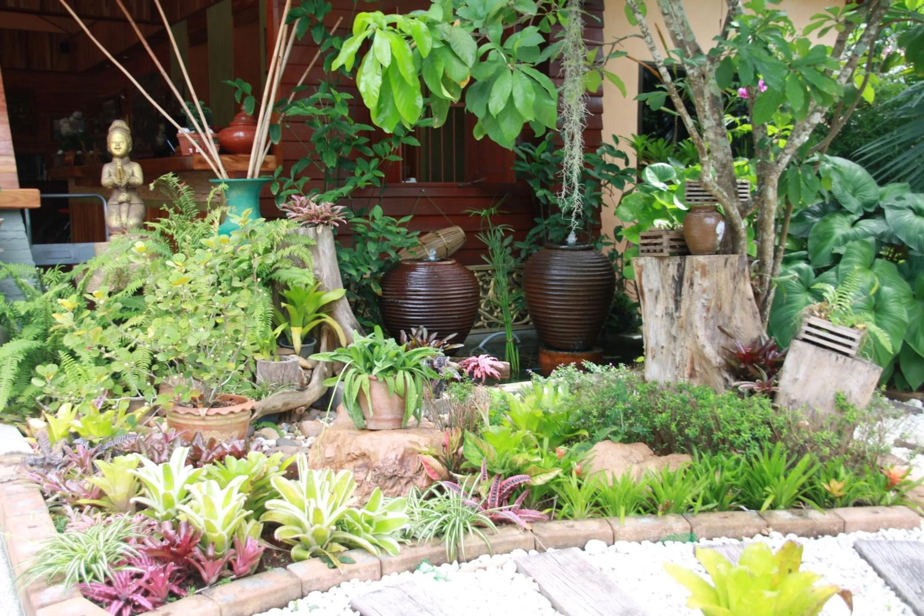 Decorative detail in Baan Vanida Garden Resort