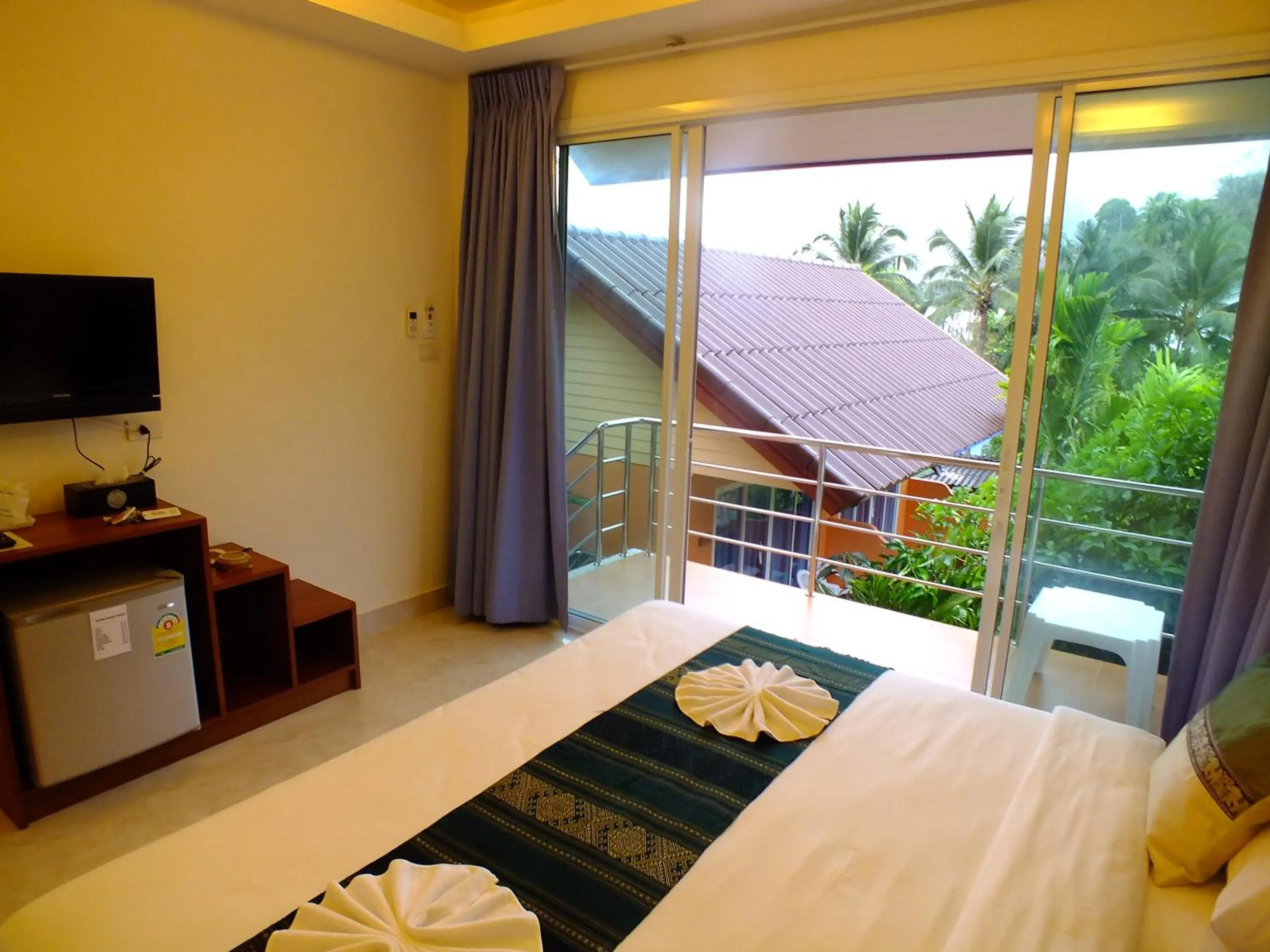 Photo of the whole room, Bed in Baan Vanida Garden Resort